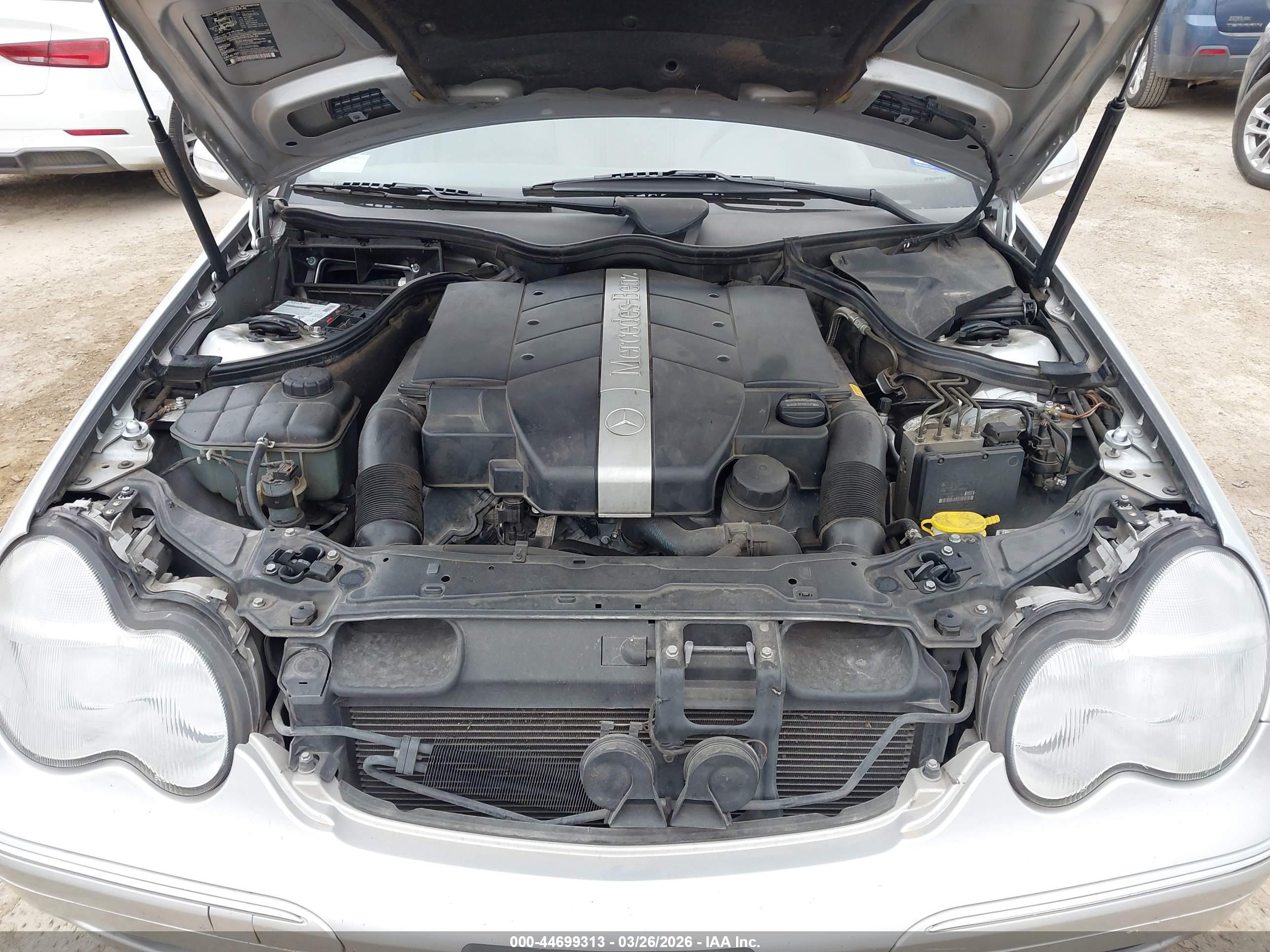 2002 Mercedes-benz C 240   Серебряный vin: WDBRF61JX2F191876