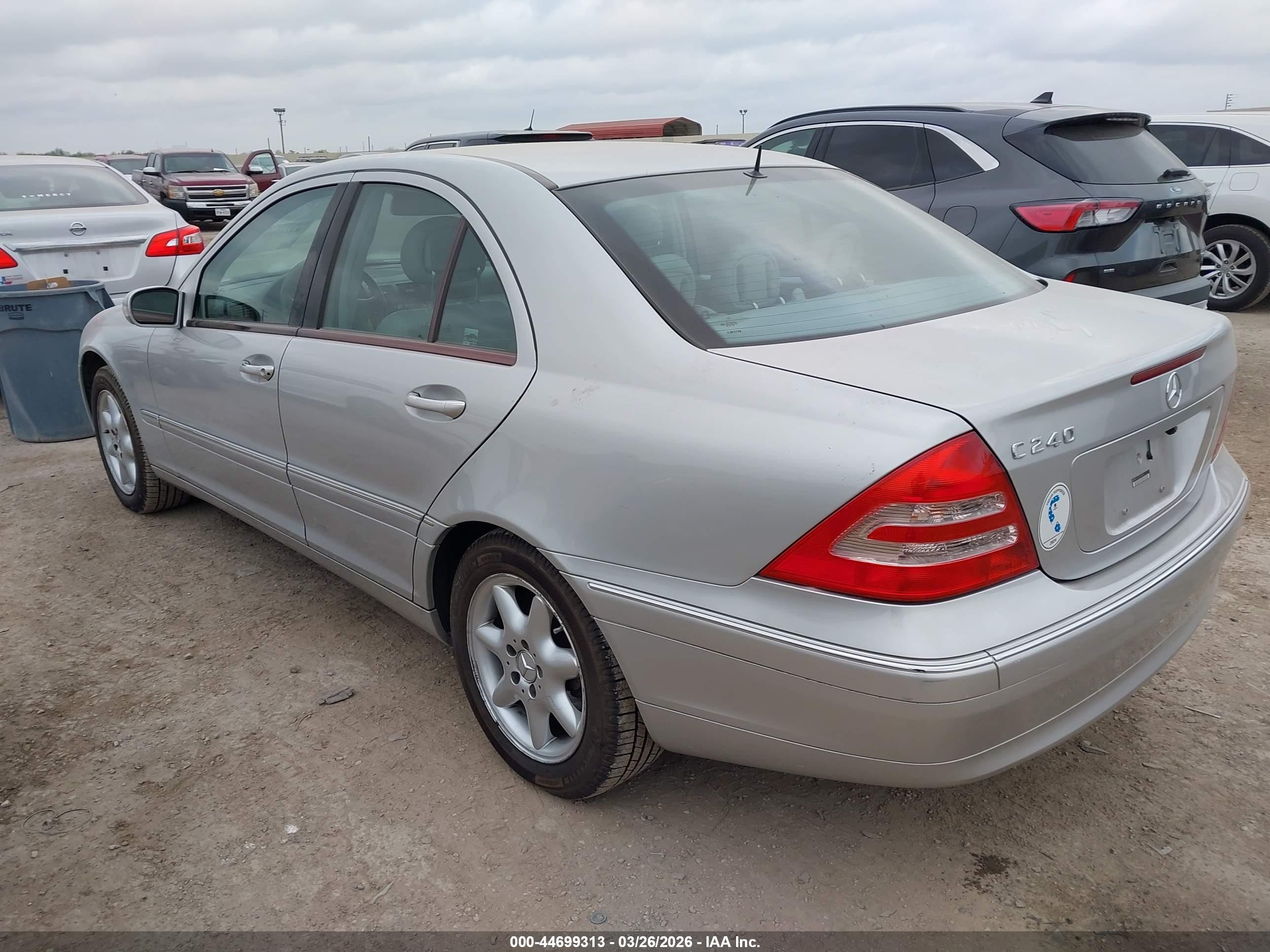 2002 Mercedes-benz C 240   Серебряный vin: WDBRF61JX2F191876