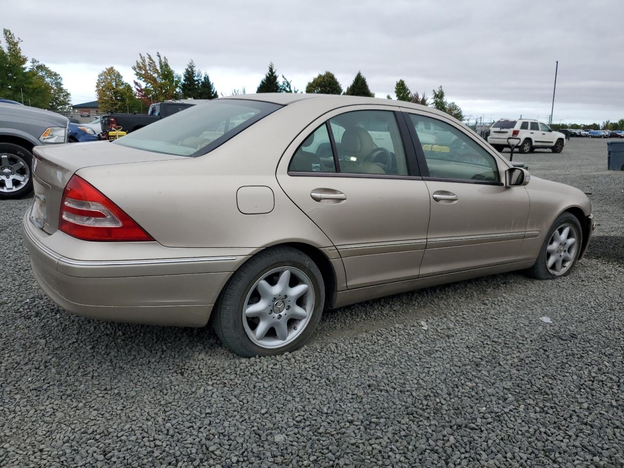 2003 Mercedes-benz C 240 Beige vin: WDBRF61JX3F330180