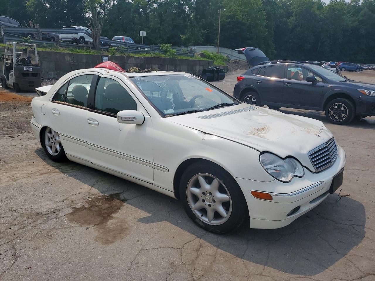 2003 Mercedes-benz C 240 White vin: WDBRF61JX3F387849