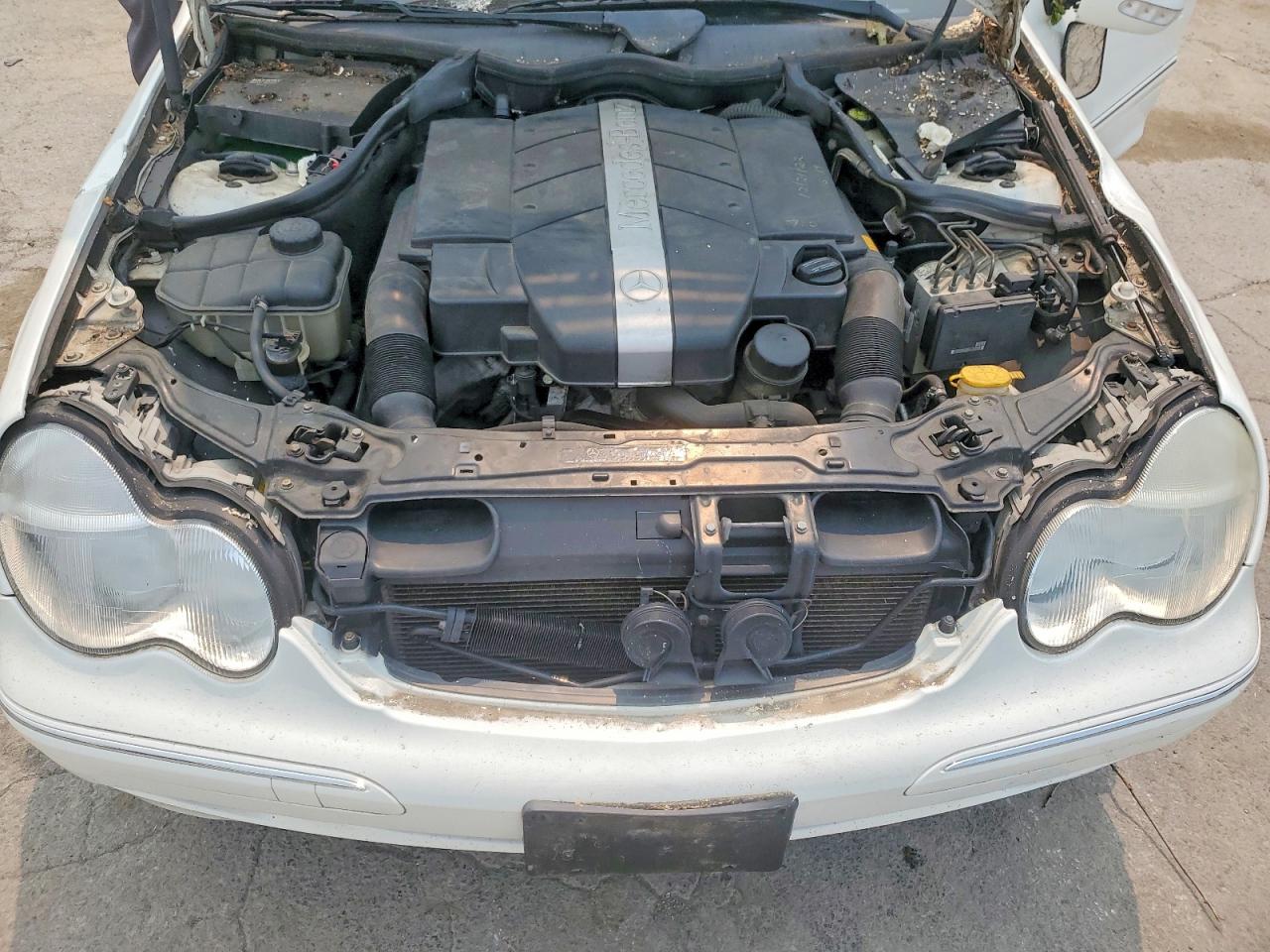 2003 Mercedes-benz C 240 White vin: WDBRF61JX3F387849