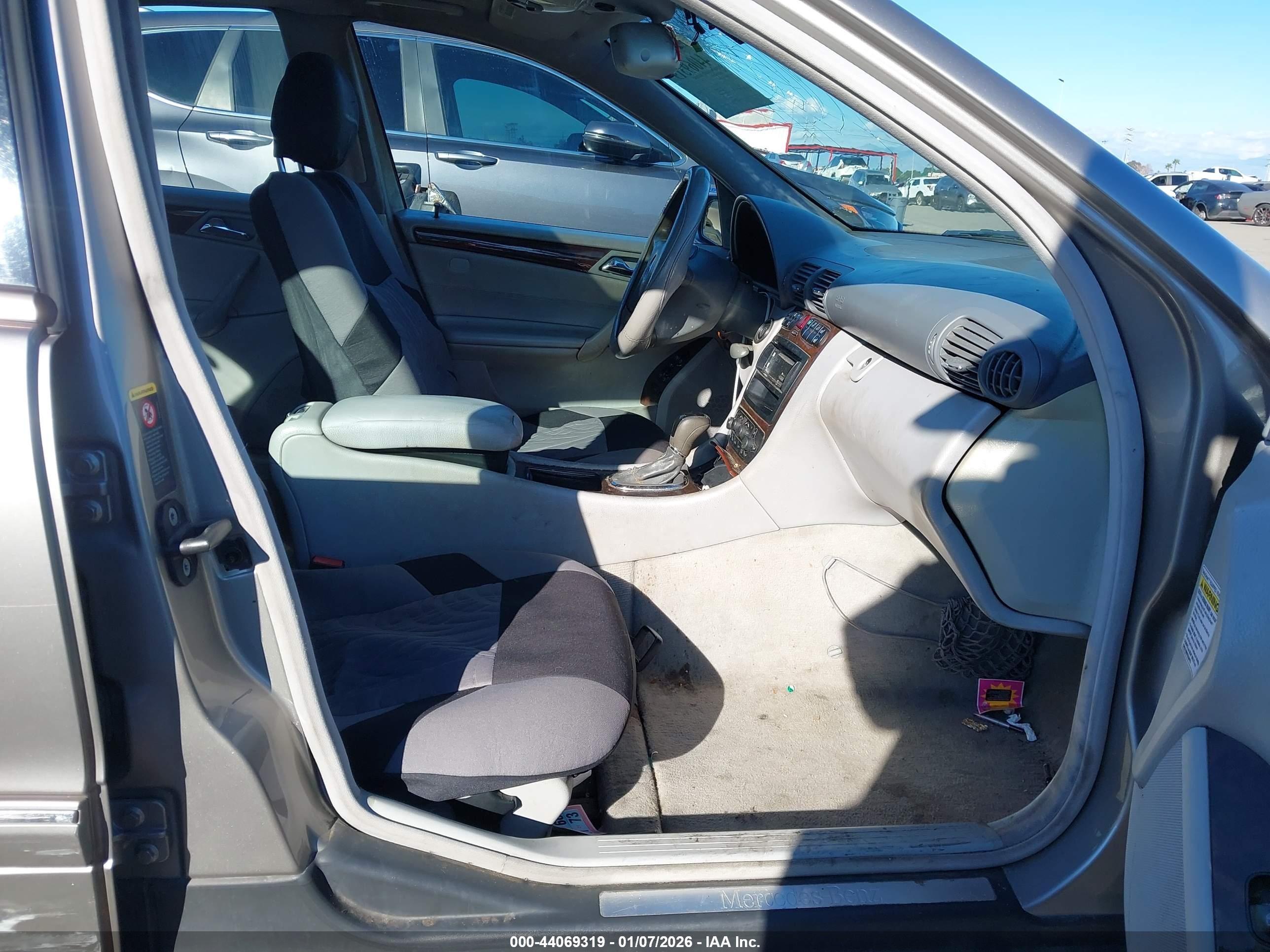 2003 Mercedes-benz C 240   Silver vin: WDBRF61JX3F389598