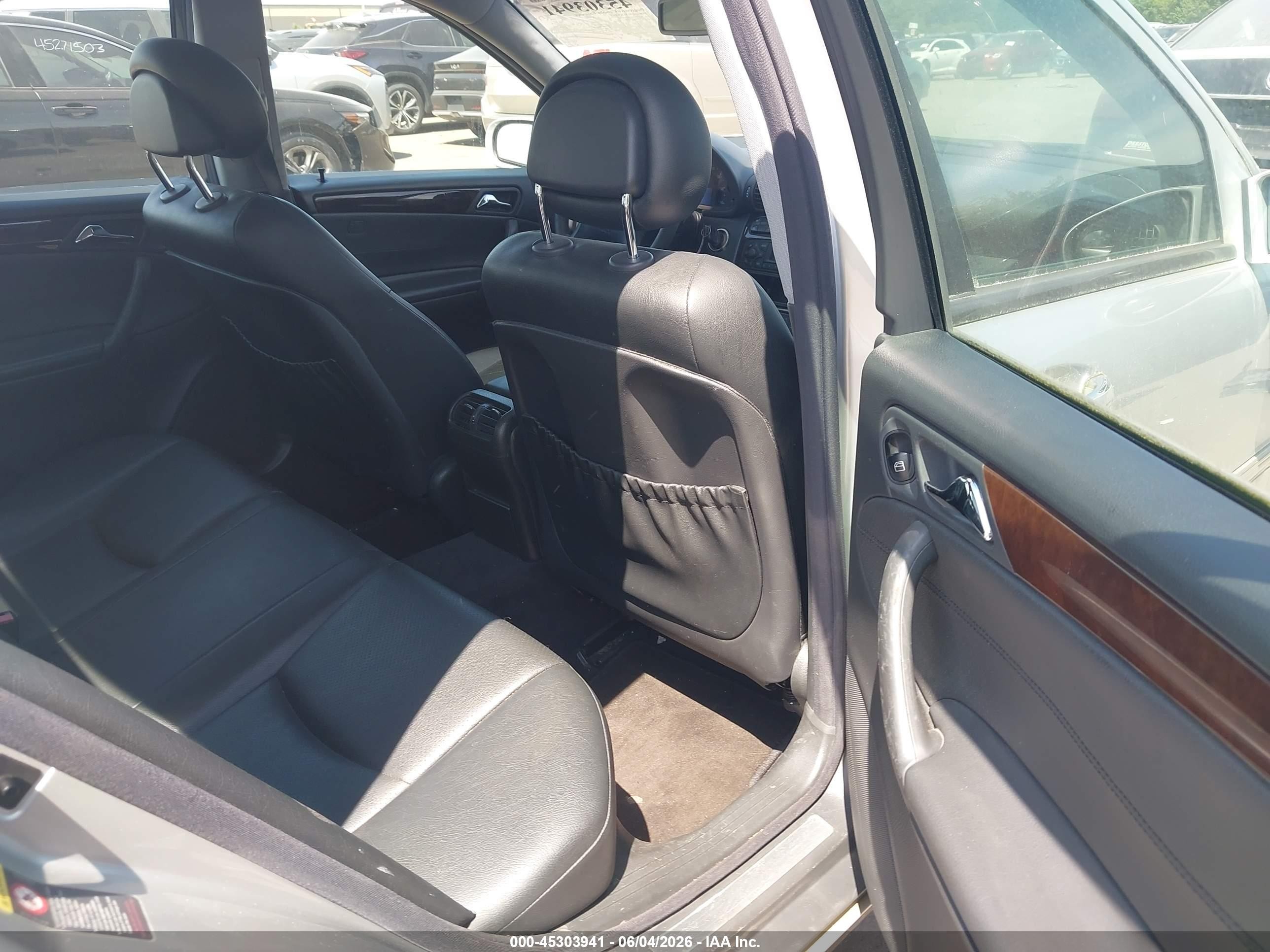 2004 Mercedes-benz C 240   Серебряный vin: WDBRF61JX4A600961