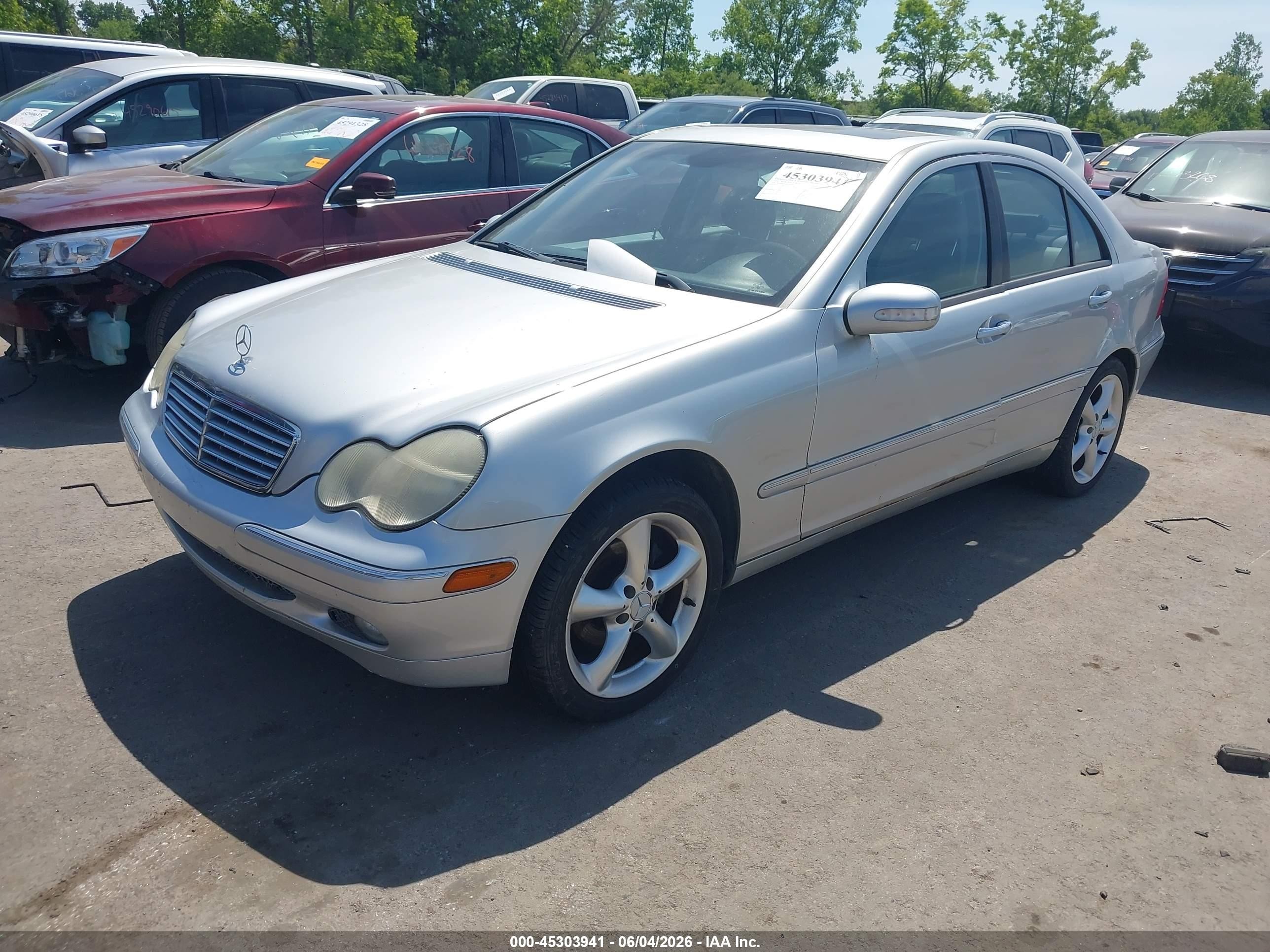 2004 Mercedes-benz C 240   Серебряный vin: WDBRF61JX4A600961
