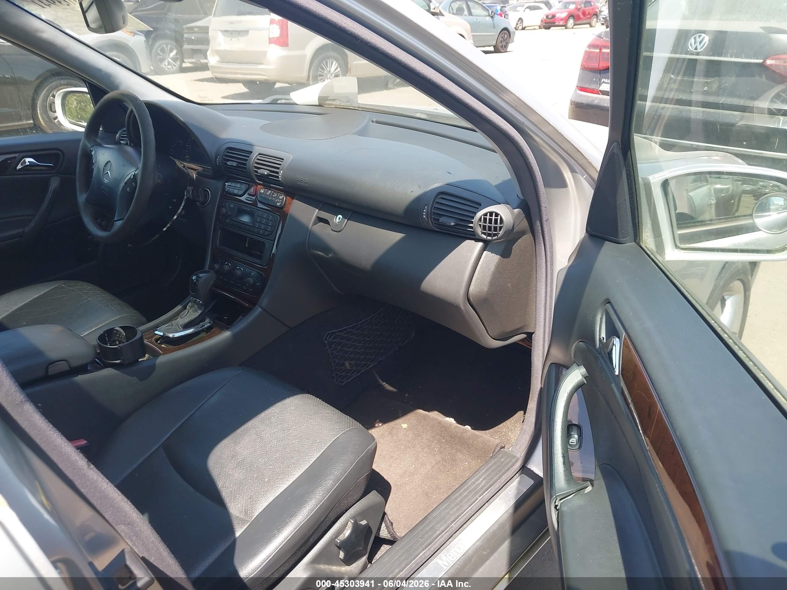 2004 Mercedes-benz C 240   Серебряный vin: WDBRF61JX4A600961