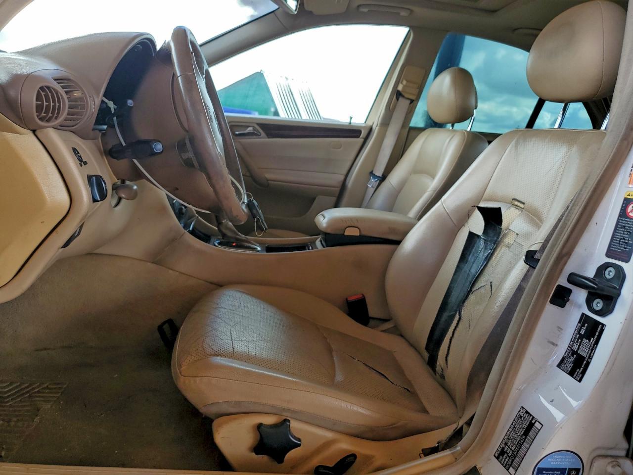 2004 Mercedes-benz C 240 White vin: WDBRF61JX4E015628