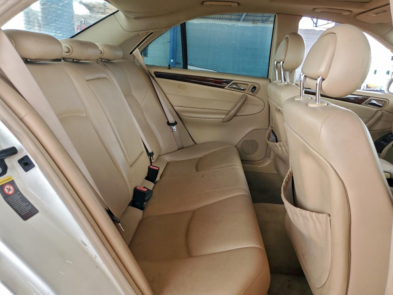 2004 Mercedes-benz C 240 White vin: WDBRF61JX4E015628