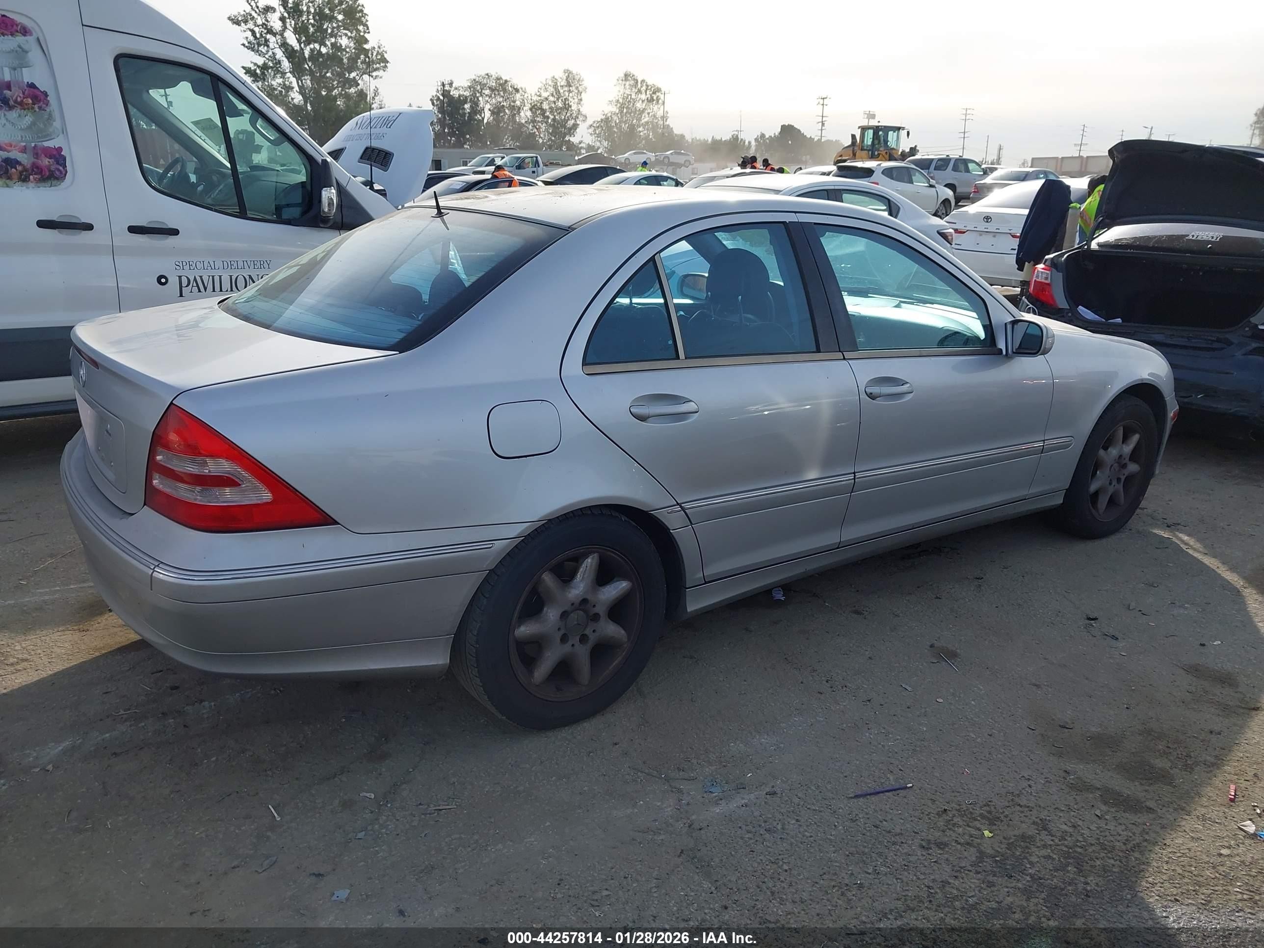 2001 Mercedes-benz C 320   Silver vin: WDBRF64J01F115268