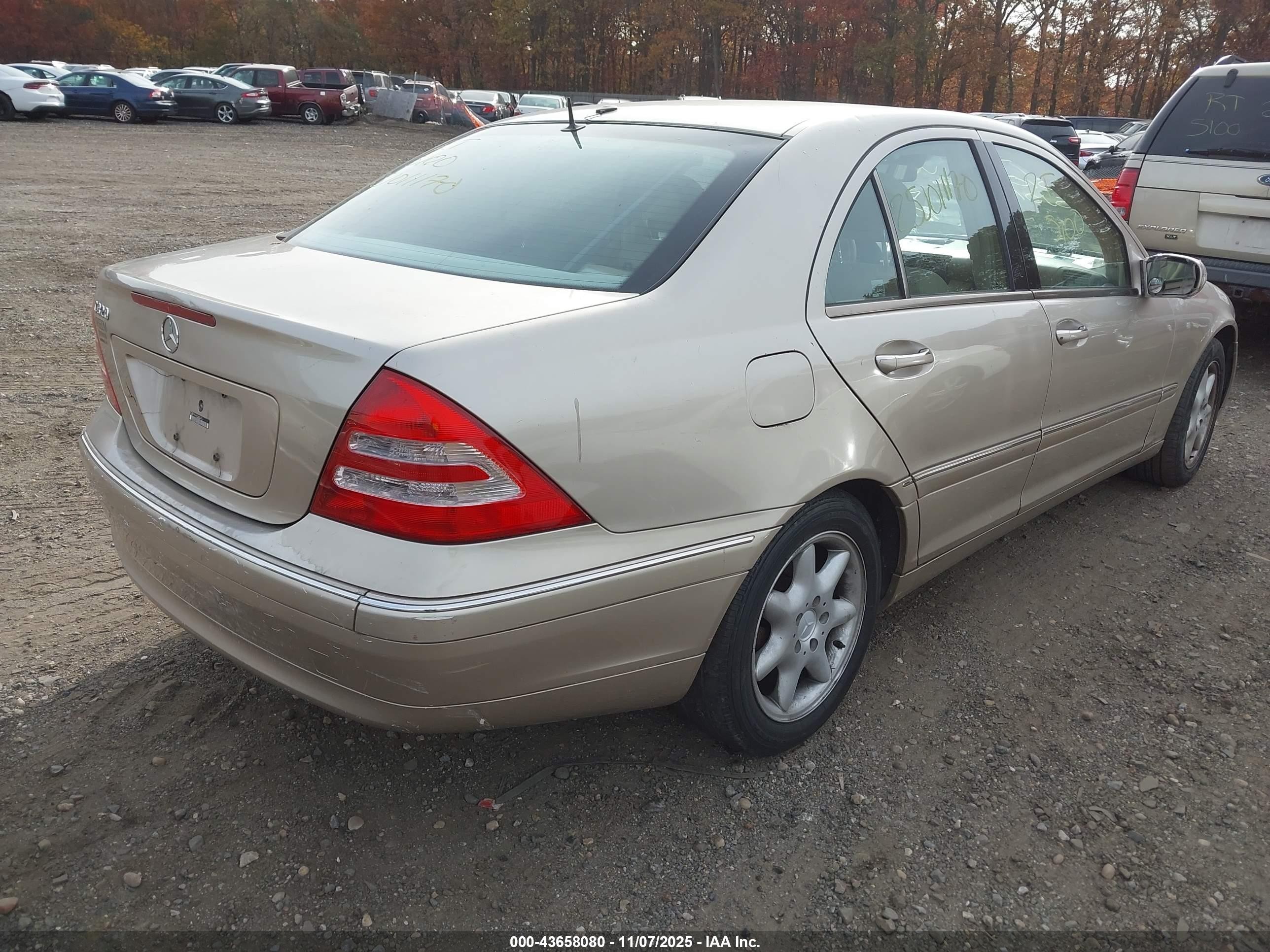 2002 Mercedes-benz C 320   Gold vin: WDBRF64J02E008132