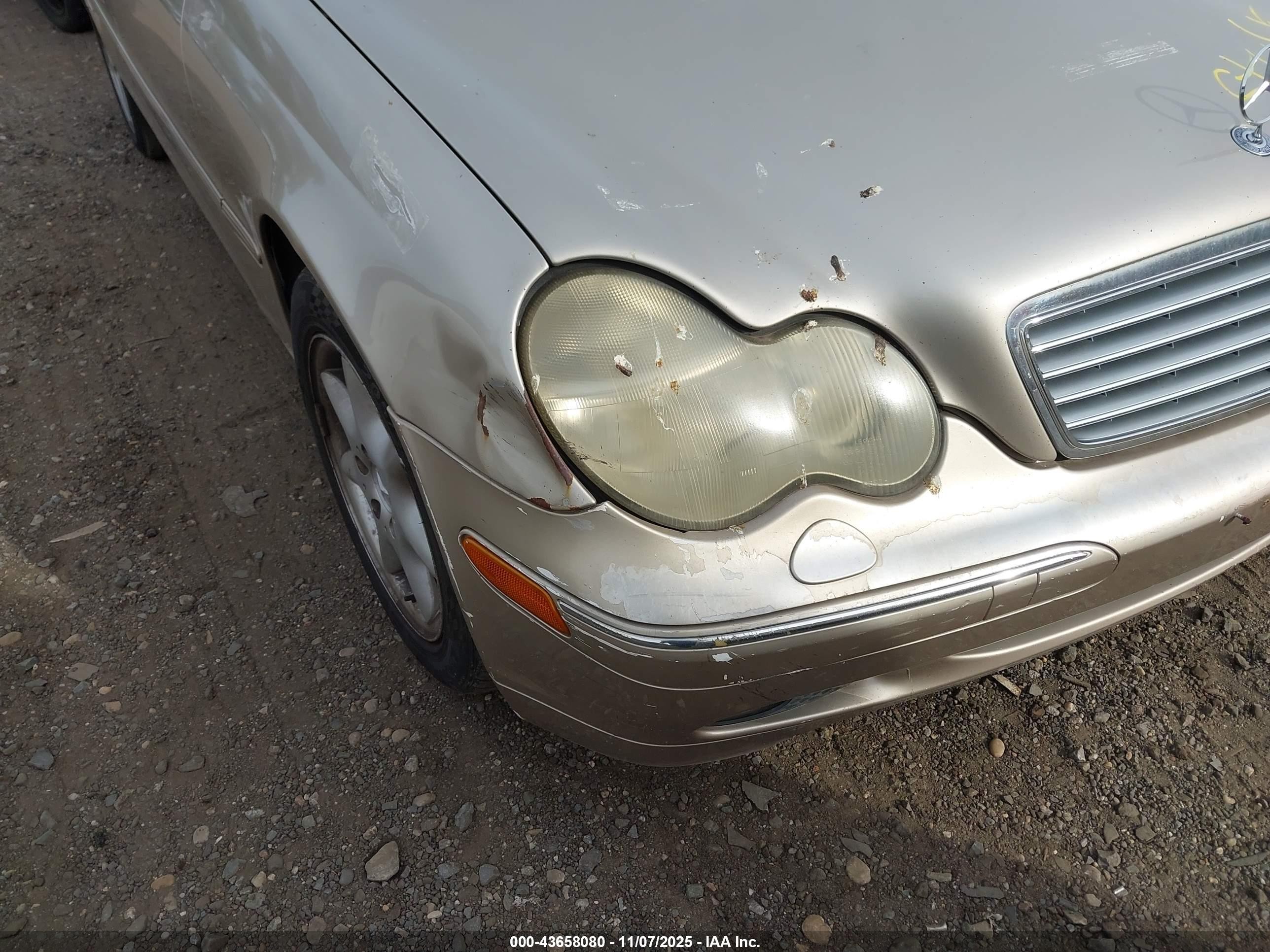 2002 Mercedes-benz C 320   Gold vin: WDBRF64J02E008132