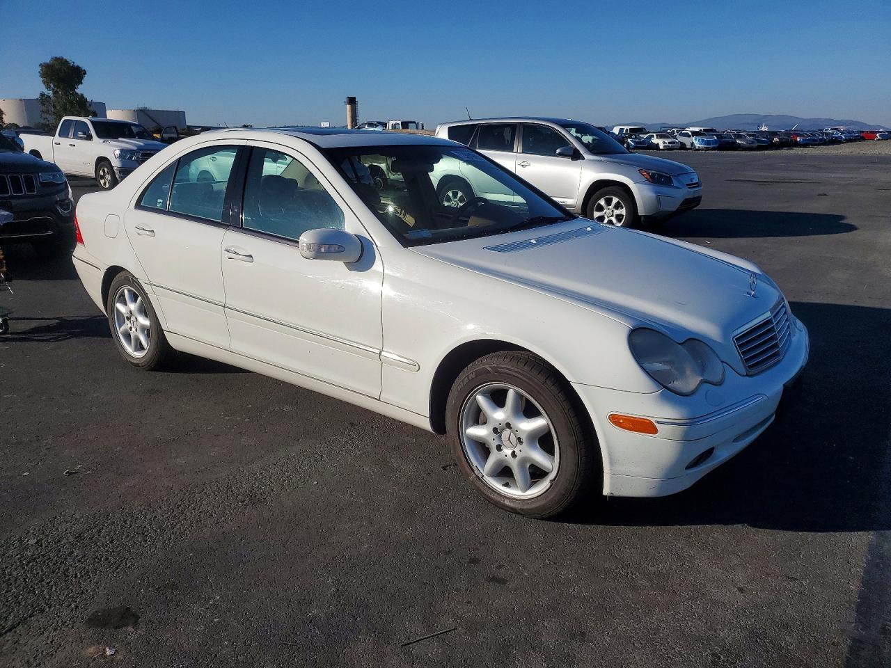 2002 Mercedes-benz C 320 White vin: WDBRF64J02F244418