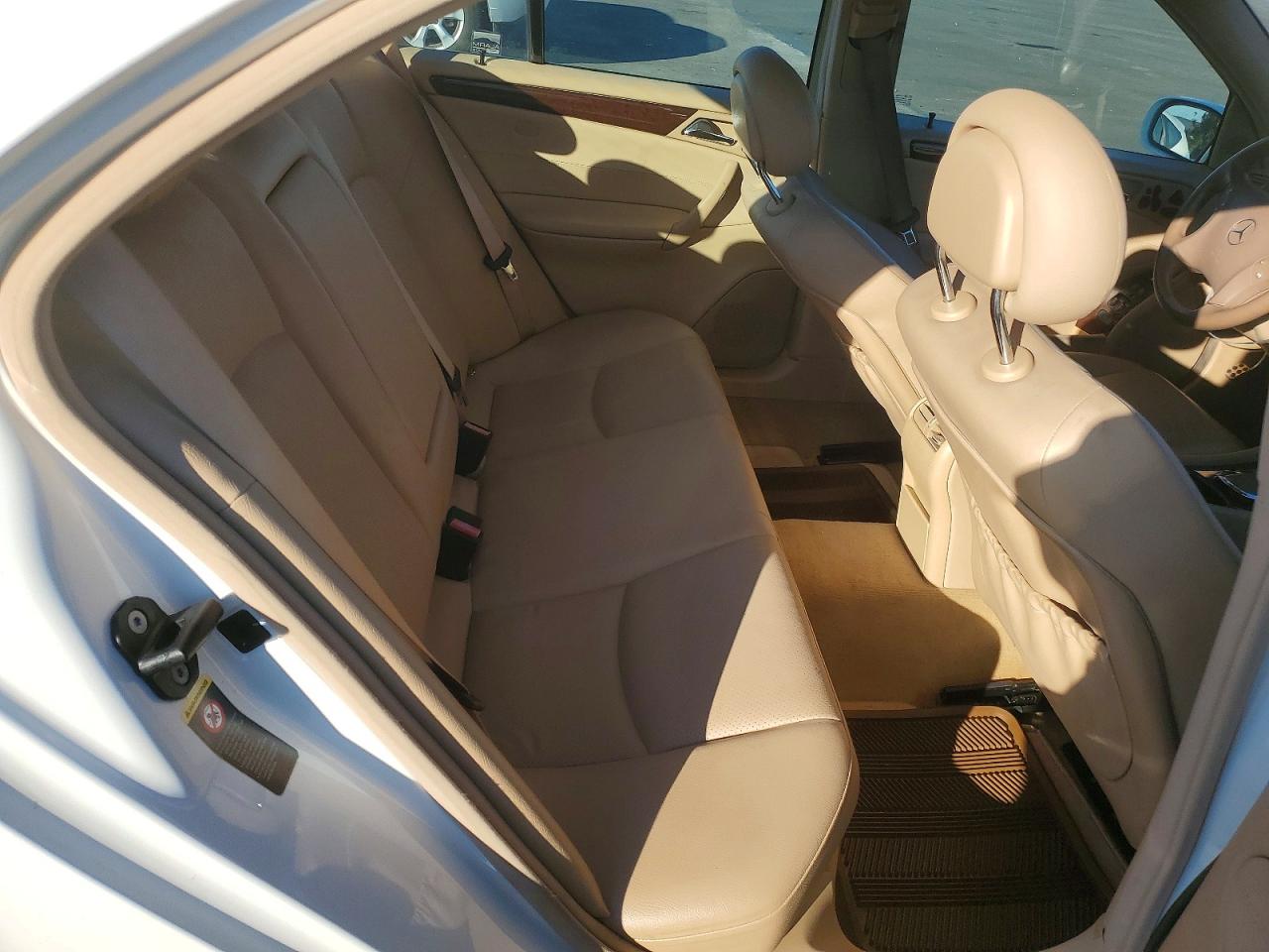2002 Mercedes-benz C 320 White vin: WDBRF64J02F244418