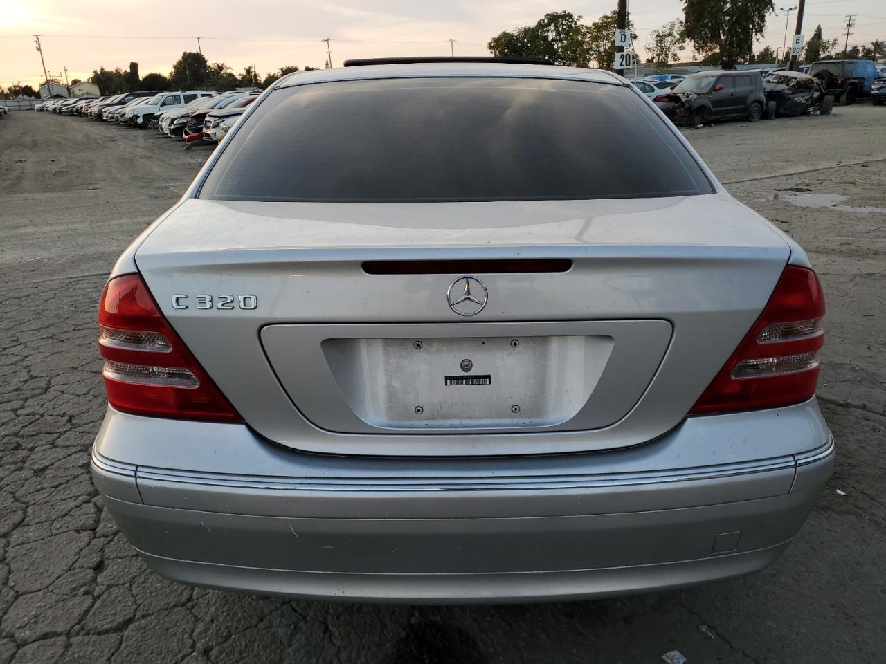 2004 Mercedes-benz C 320 Silver vin: WDBRF64J04F466377
