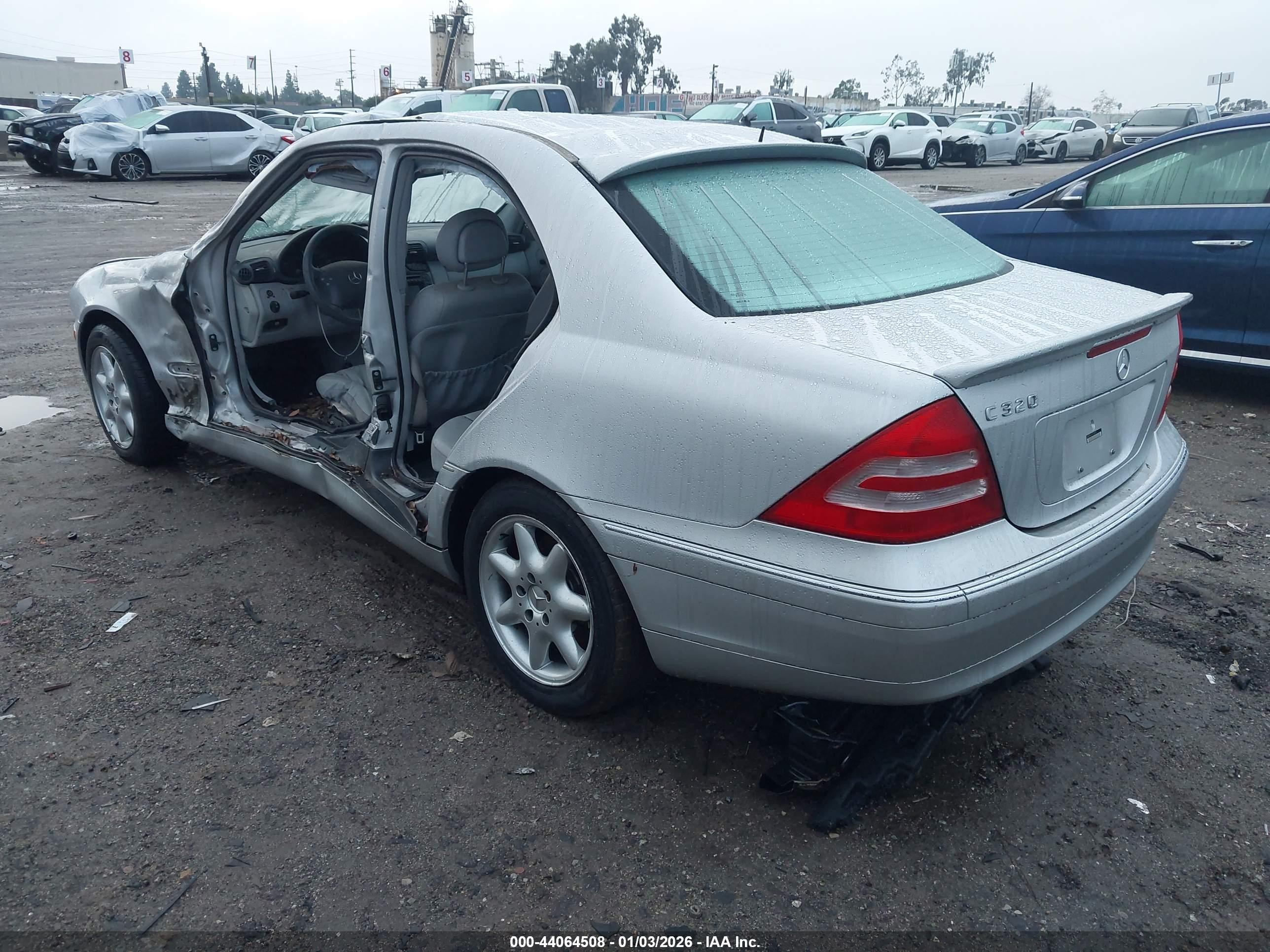 2001 Mercedes-benz C 320   Silver vin: WDBRF64J11F108278