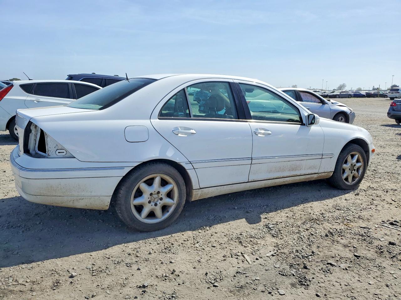 2001 Mercedes-benz C 320 White vin: WDBRF64J21E000791