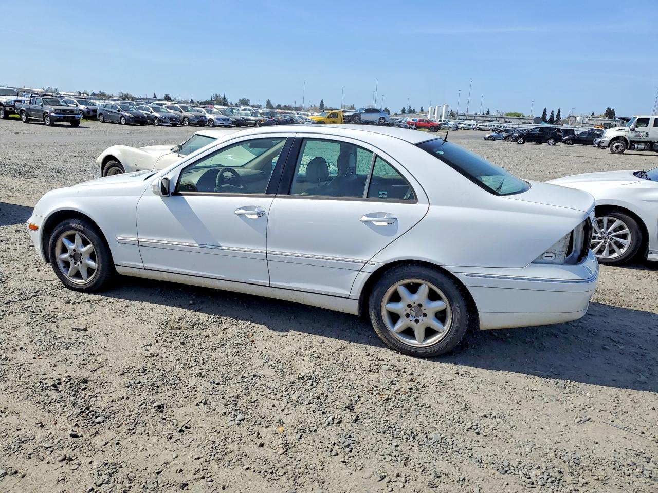 2001 Mercedes-benz C 320 White vin: WDBRF64J21E000791