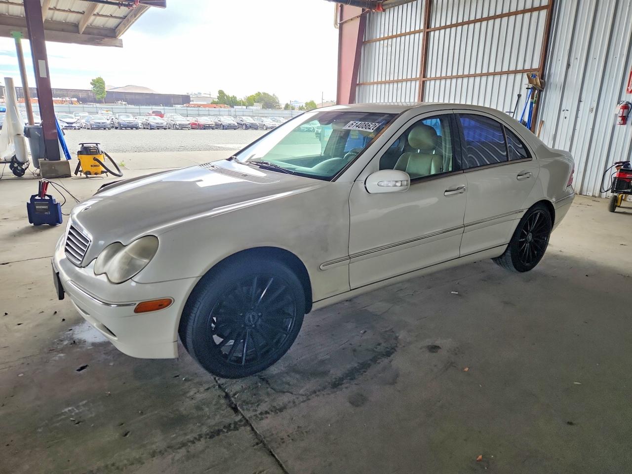 2002 Mercedes-benz C 320 White vin: WDBRF64J22F249121
