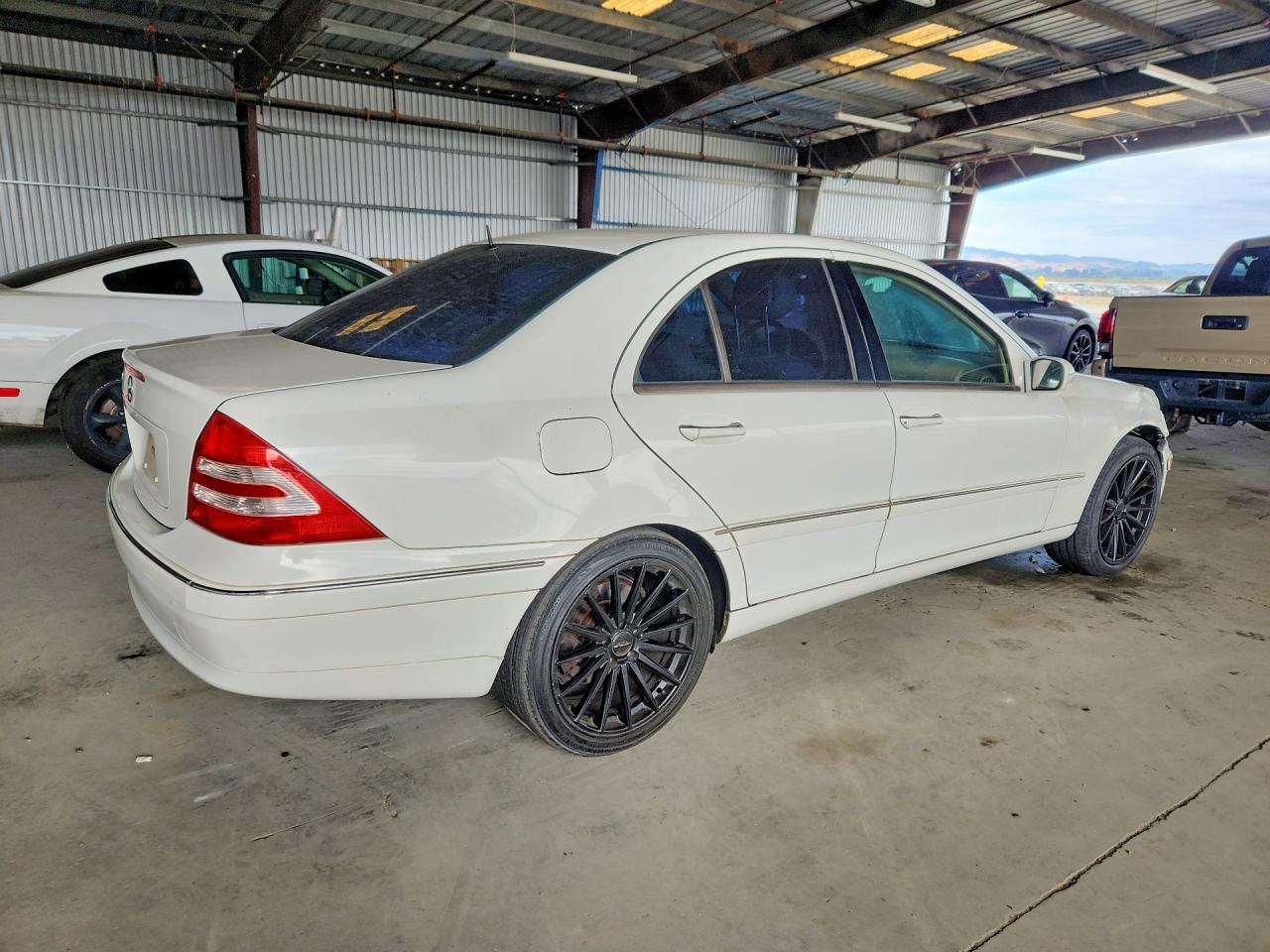2002 Mercedes-benz C 320 White vin: WDBRF64J22F249121