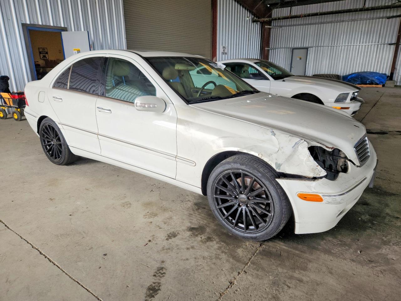 2002 Mercedes-benz C 320 White vin: WDBRF64J22F249121