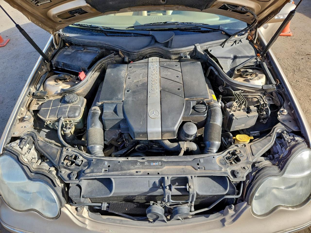 2003 Mercedes-benz C 320 Gold vin: WDBRF64J23F359572
