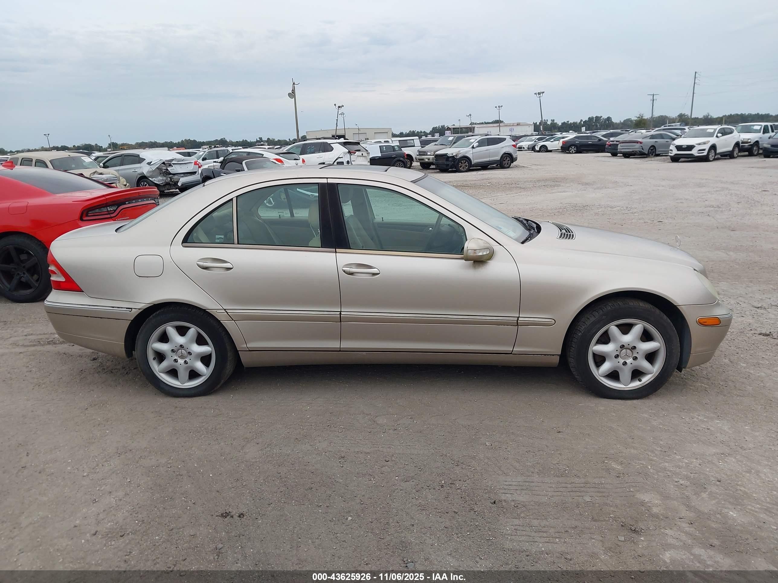 2001 Mercedes-benz C 320 Gold vin: WDBRF64J31F116706