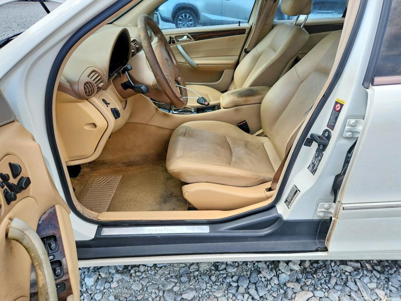 2002 Mercedes-benz C 320 White vin: WDBRF64J32F182576