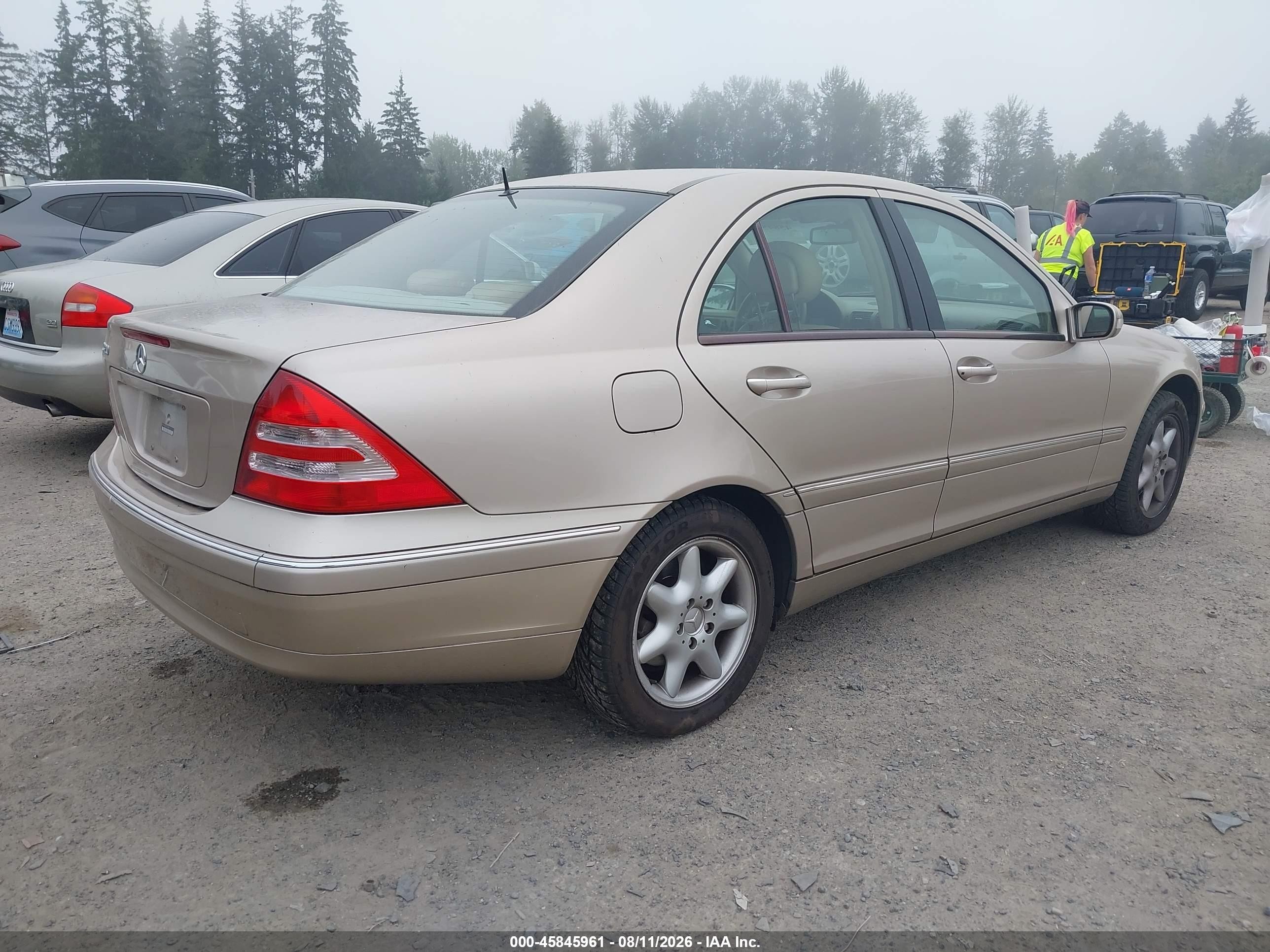 2001 Mercedes-benz C 320   Gold vin: WDBRF64J41F019689
