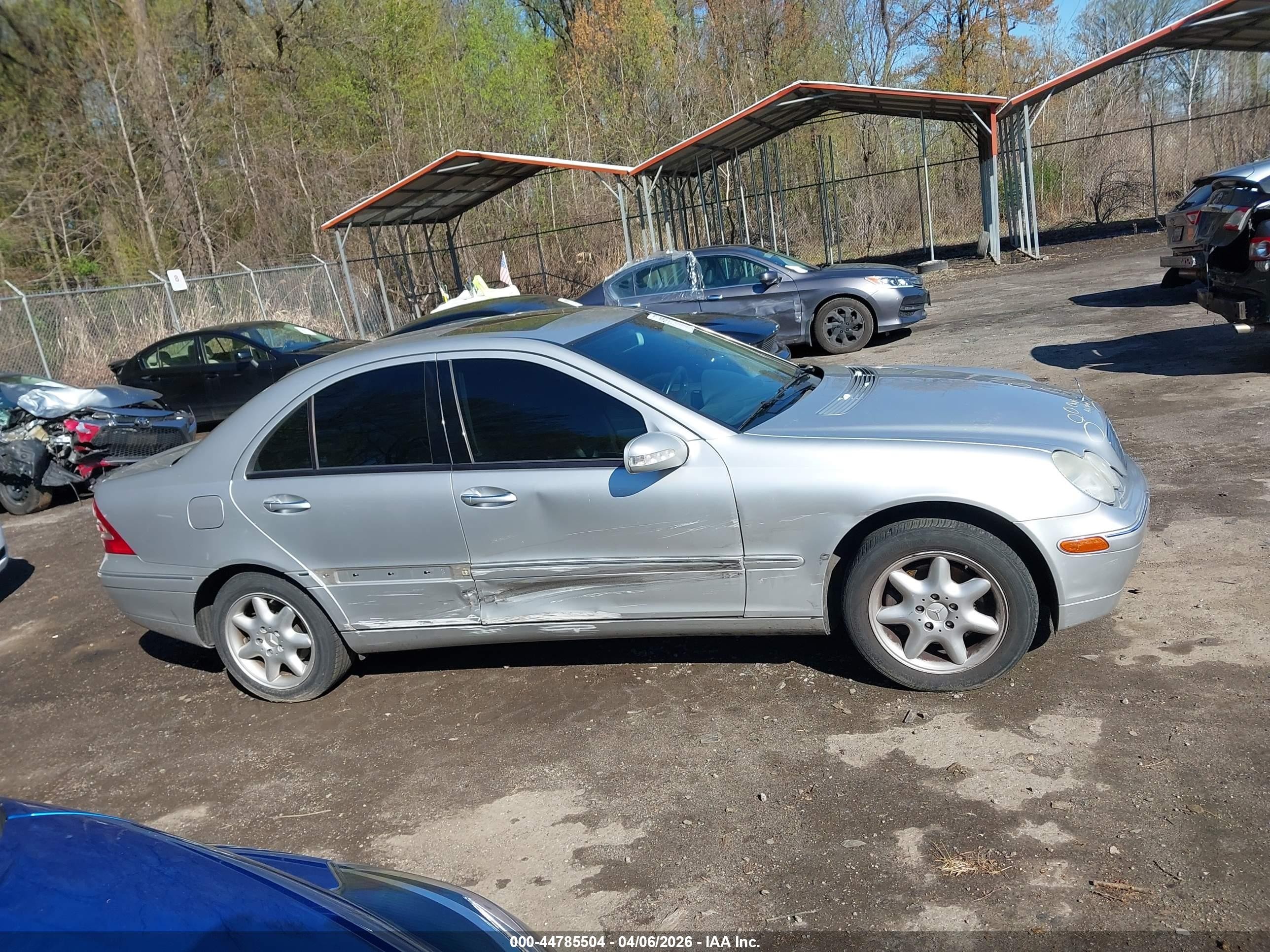 2001 Mercedes-benz C 320   Silver vin: WDBRF64J41F022401