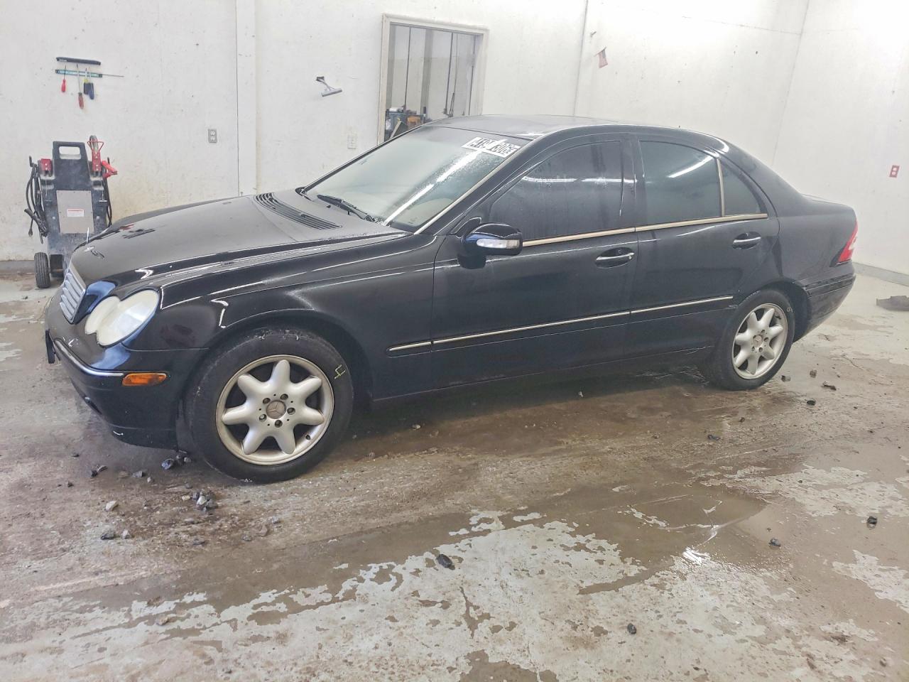 2001 Mercedes-benz C 320 Black vin: WDBRF64J41F044530