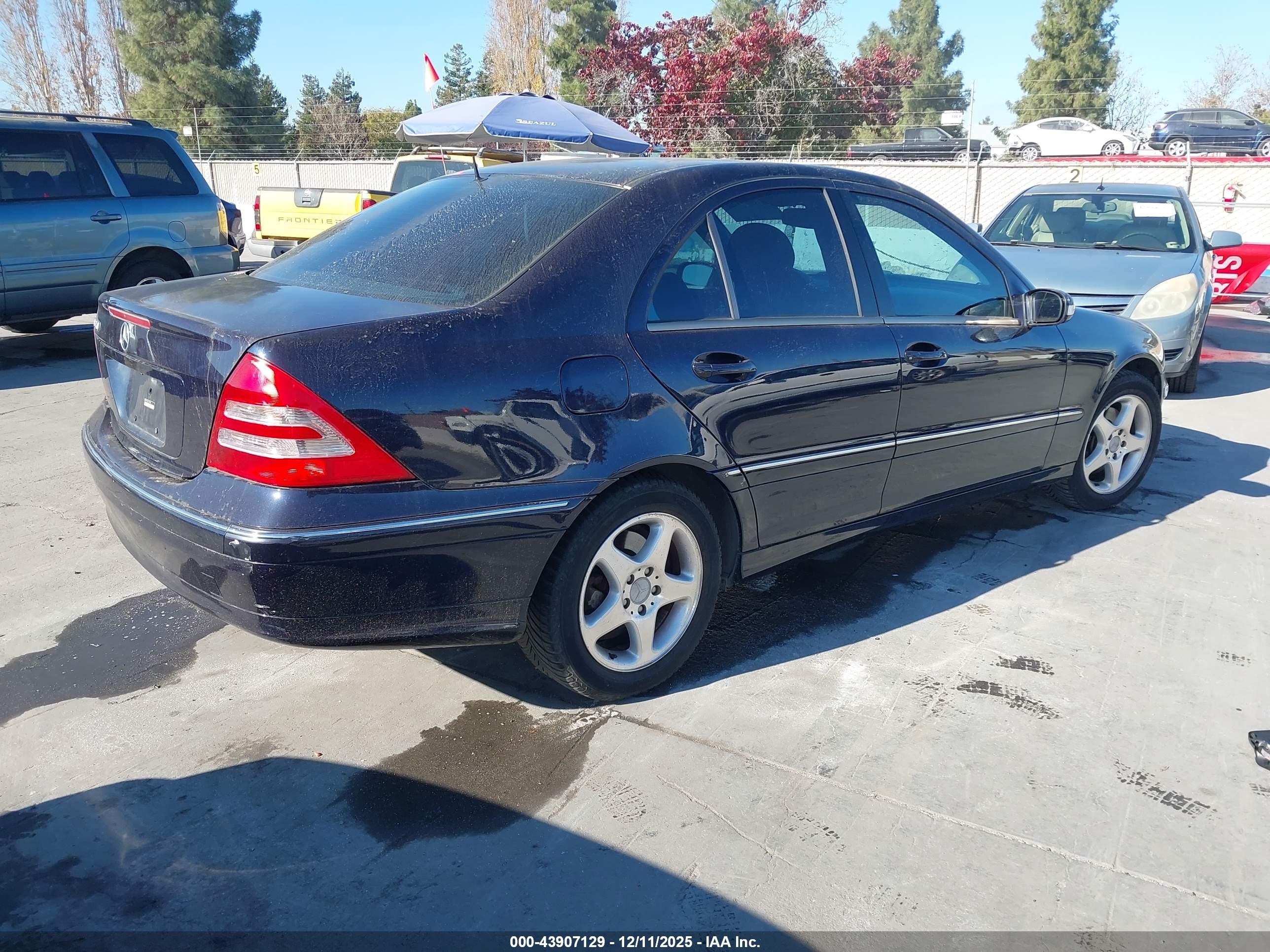 2001 Mercedes-benz C 320   Purple vin: WDBRF64J51F030426