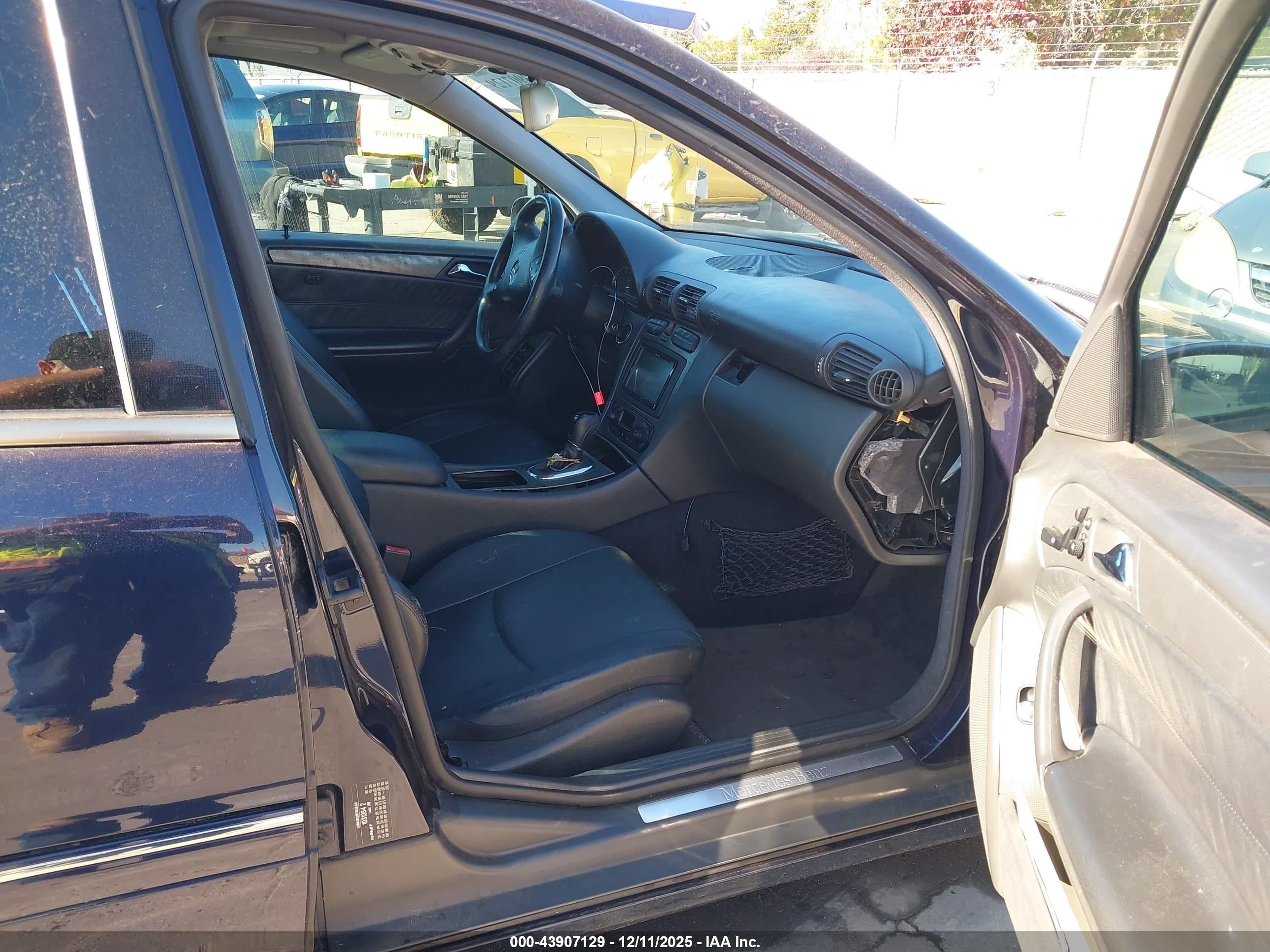 2001 Mercedes-benz C 320   Purple vin: WDBRF64J51F030426