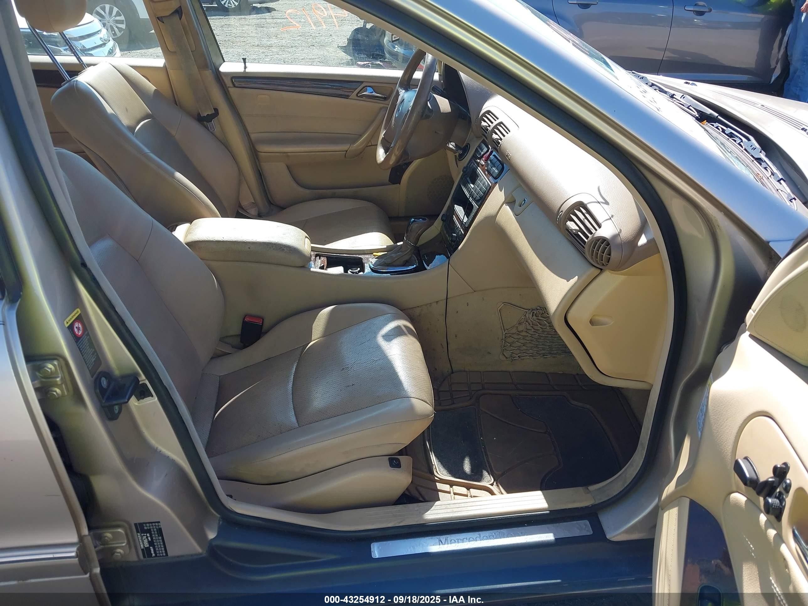 2001 Mercedes-benz C 320   Gold vin: WDBRF64J51F108963