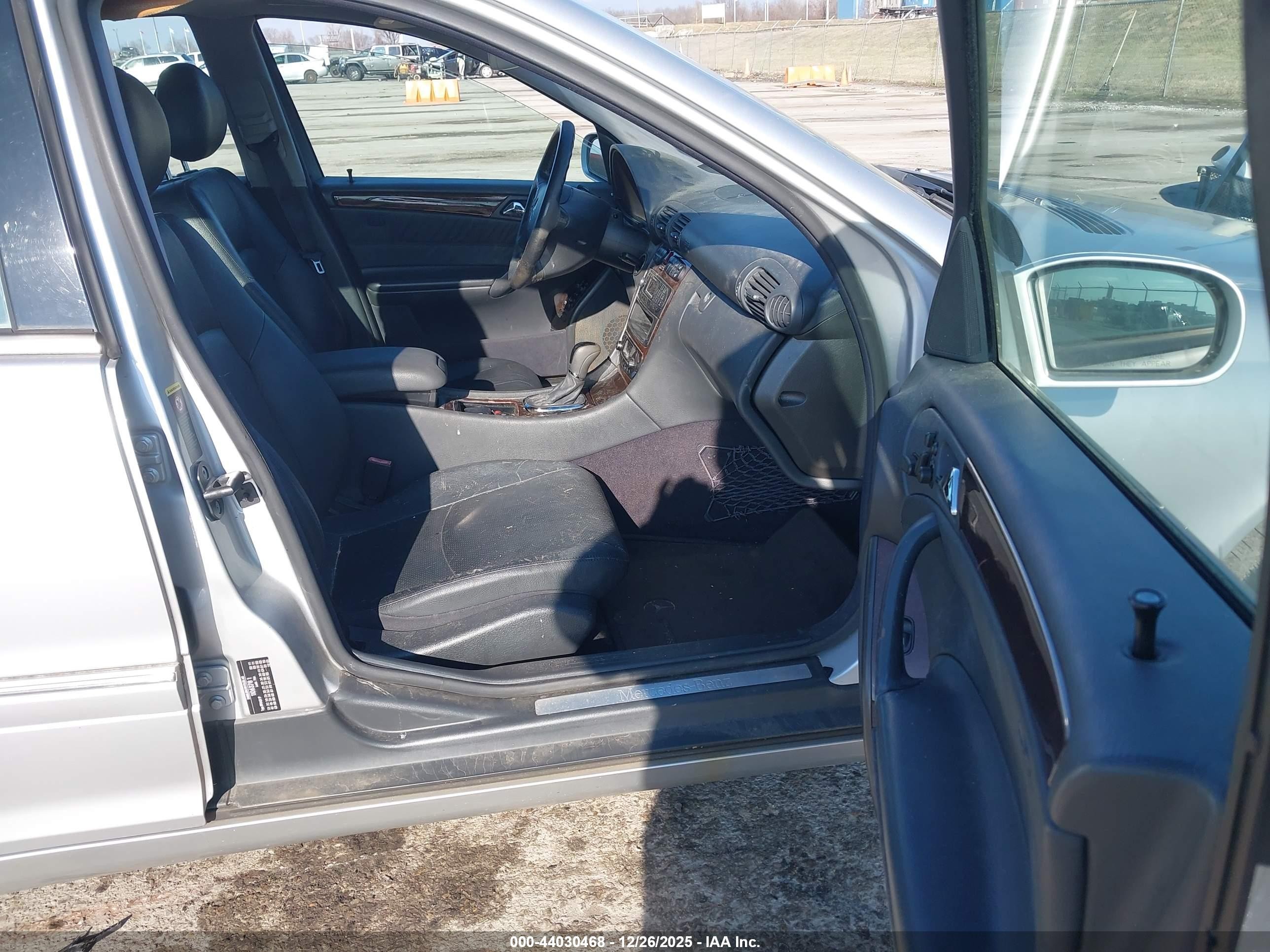2001 Mercedes-benz C 320   Silver vin: WDBRF64J51F119218