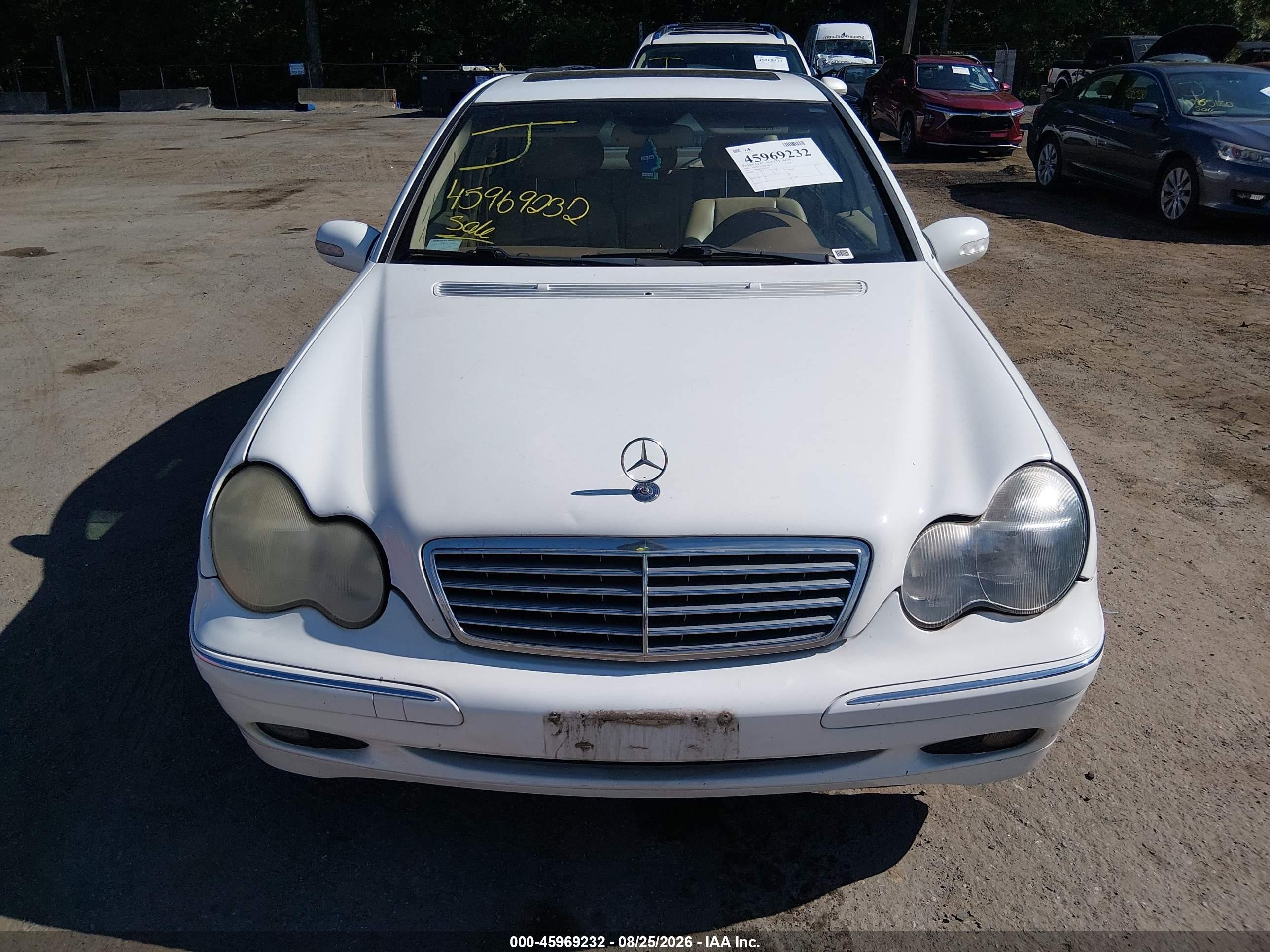 2001 Mercedes-benz C 320   White vin: WDBRF64J61F124315