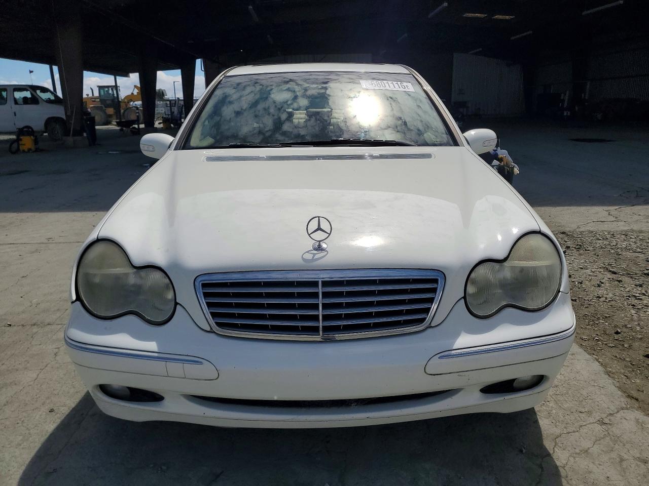 2004 Mercedes-benz C 320 White vin: WDBRF64J64F514013