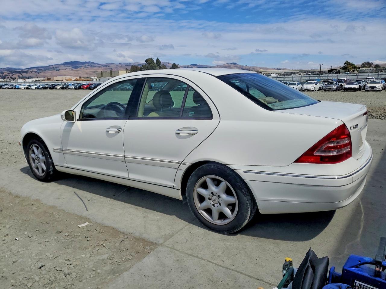 2004 Mercedes-benz C 320 White vin: WDBRF64J64F514013