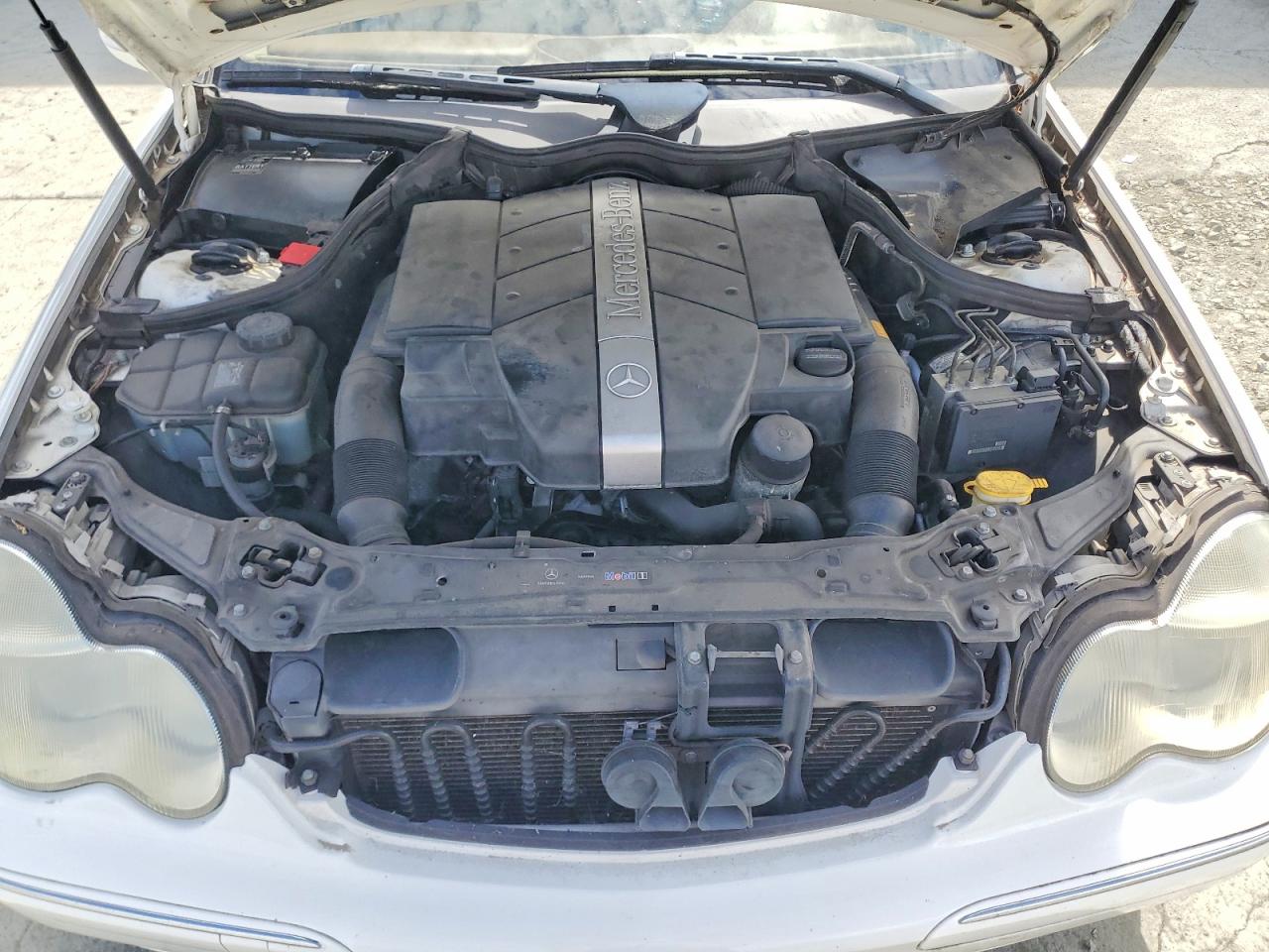 2004 Mercedes-benz C 320 White vin: WDBRF64J64F514013