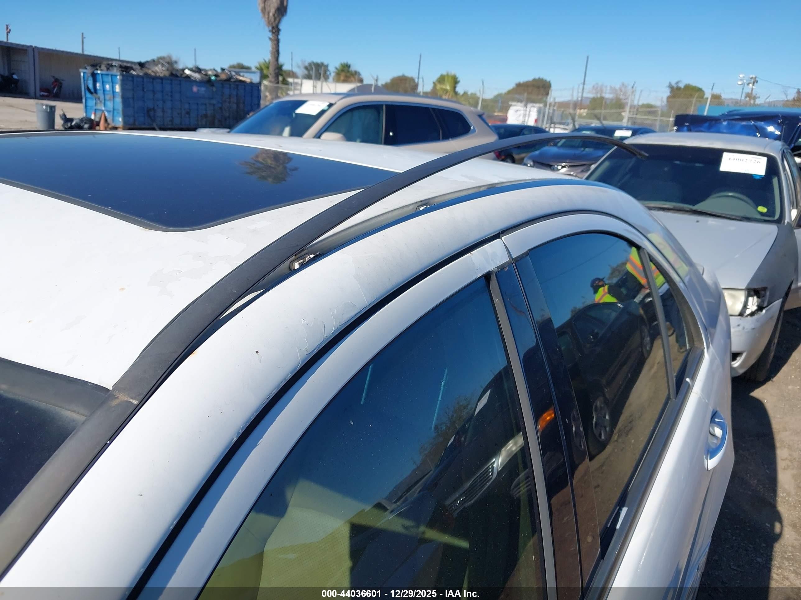 2001 Mercedes-benz C 320   White vin: WDBRF64J71E000818