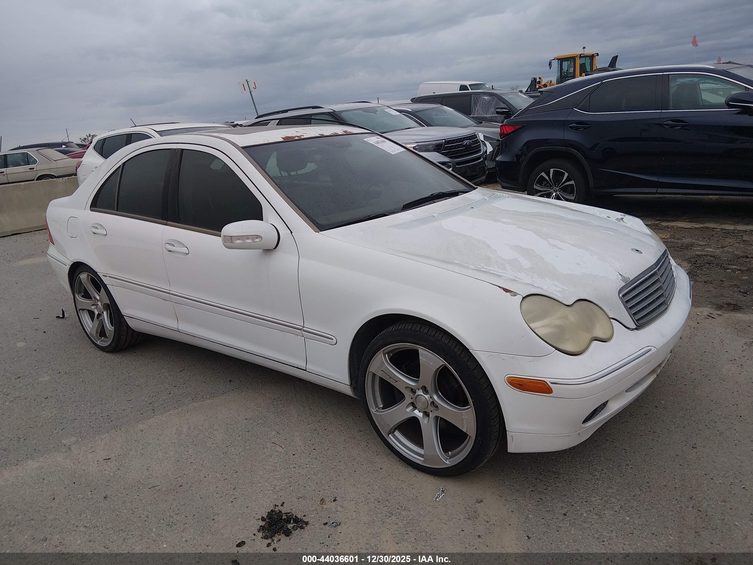 2001 Mercedes-benz C 320   White vin: WDBRF64J71E000818