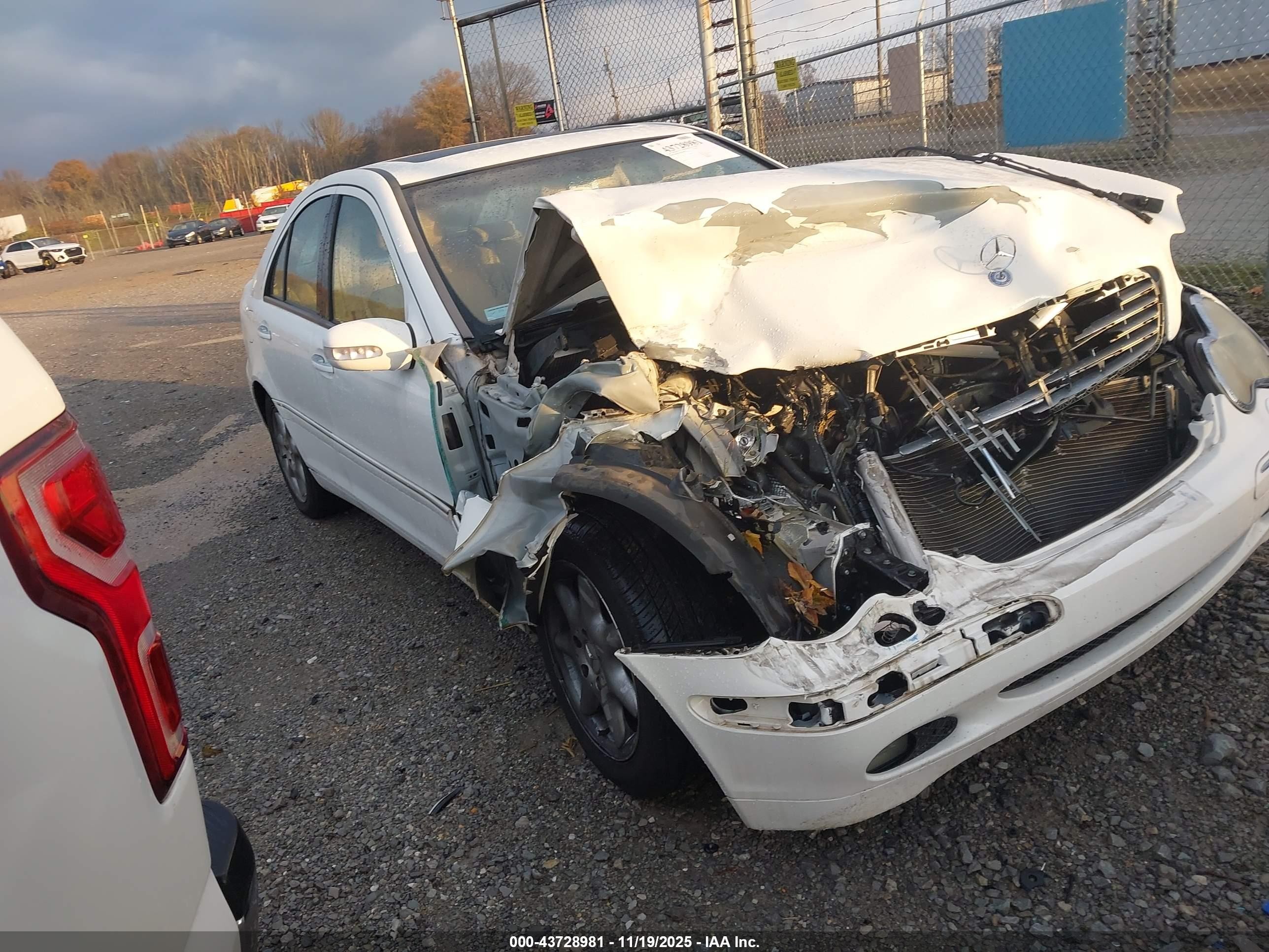 2002 Mercedes-benz C 320 White vin: WDBRF64J72F231665