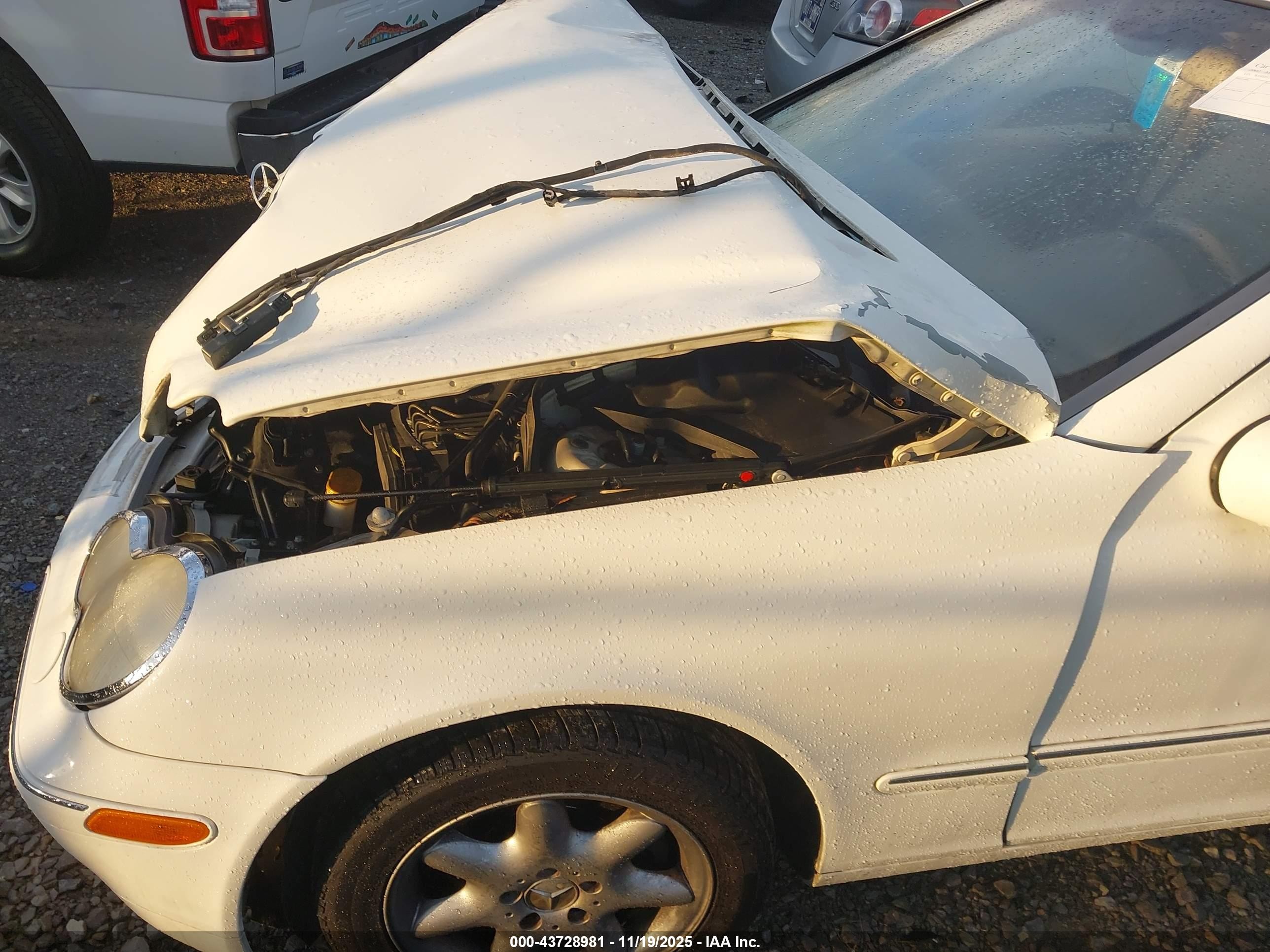 2002 Mercedes-benz C 320 White vin: WDBRF64J72F231665