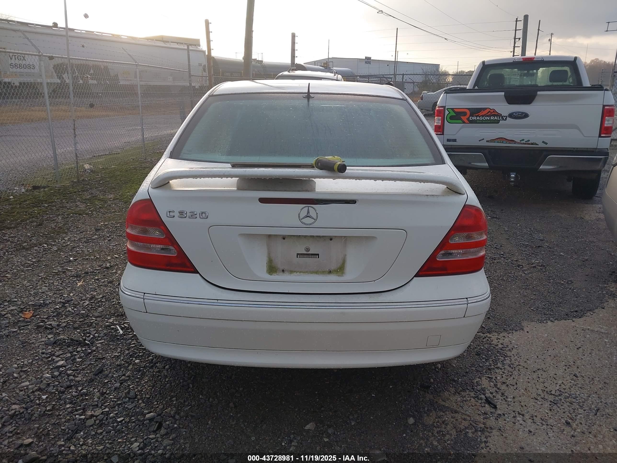 2002 Mercedes-benz C 320 White vin: WDBRF64J72F231665