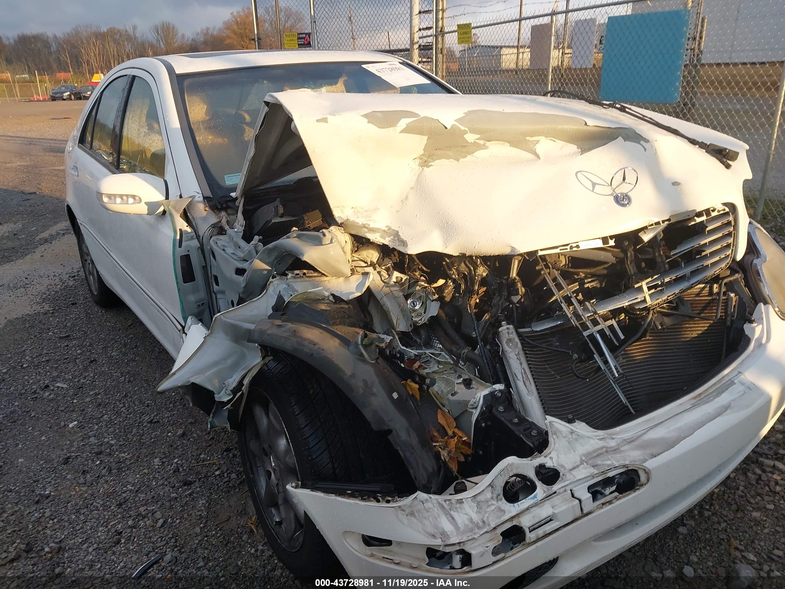 2002 Mercedes-benz C 320 White vin: WDBRF64J72F231665