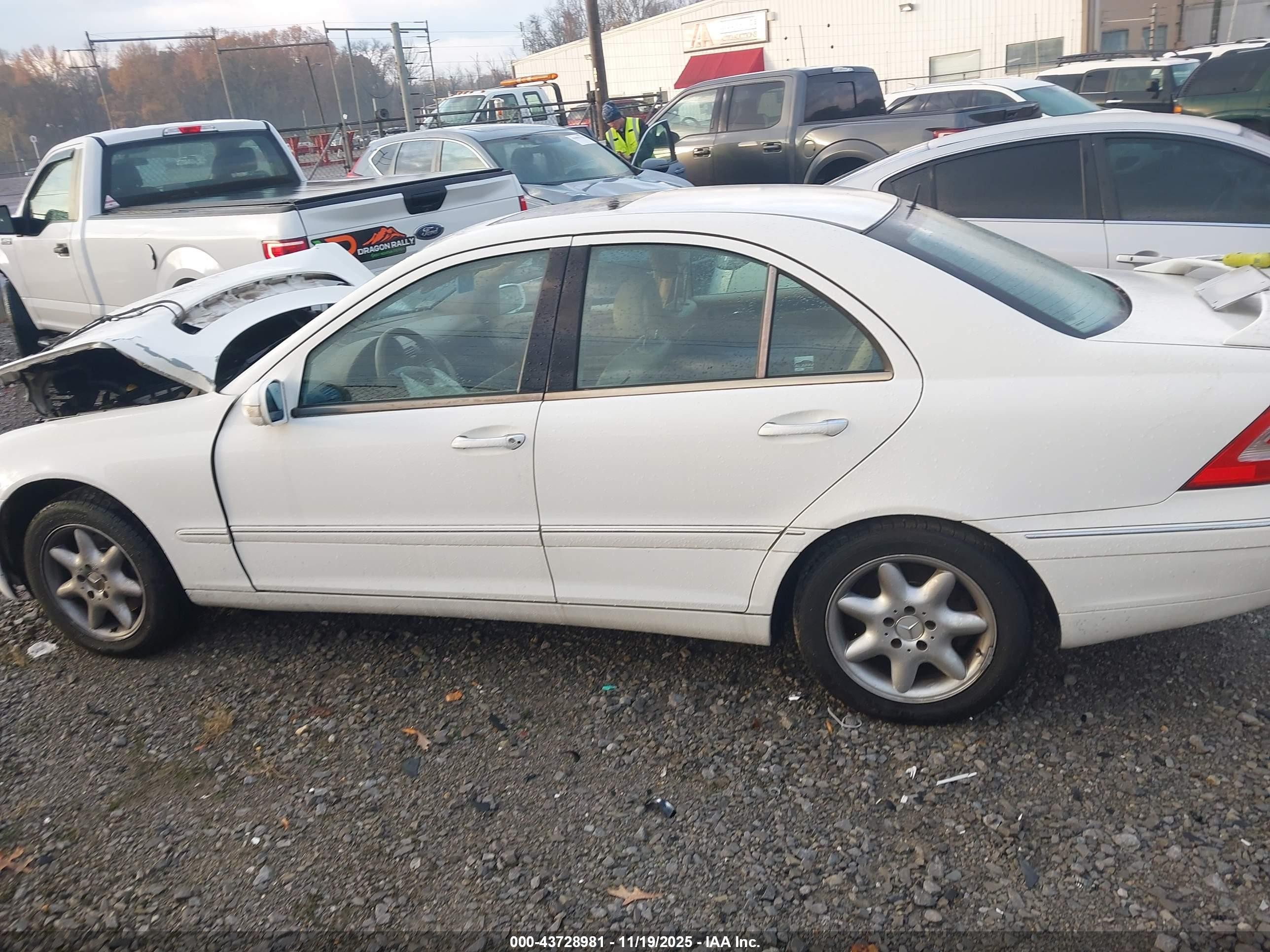 2002 Mercedes-benz C 320 White vin: WDBRF64J72F231665