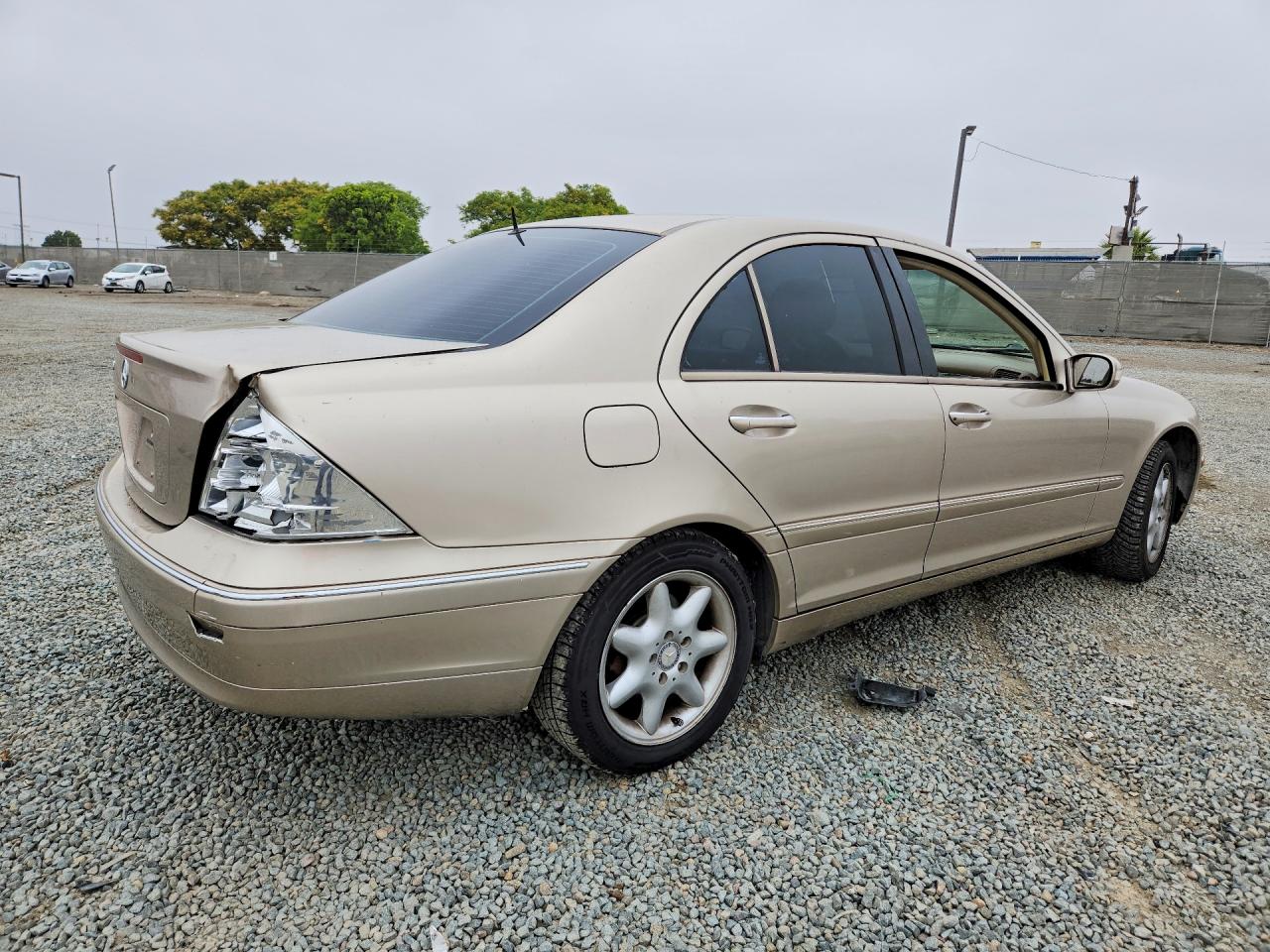 2001 Mercedes-benz C 320 Gold vin: WDBRF64J81F021946