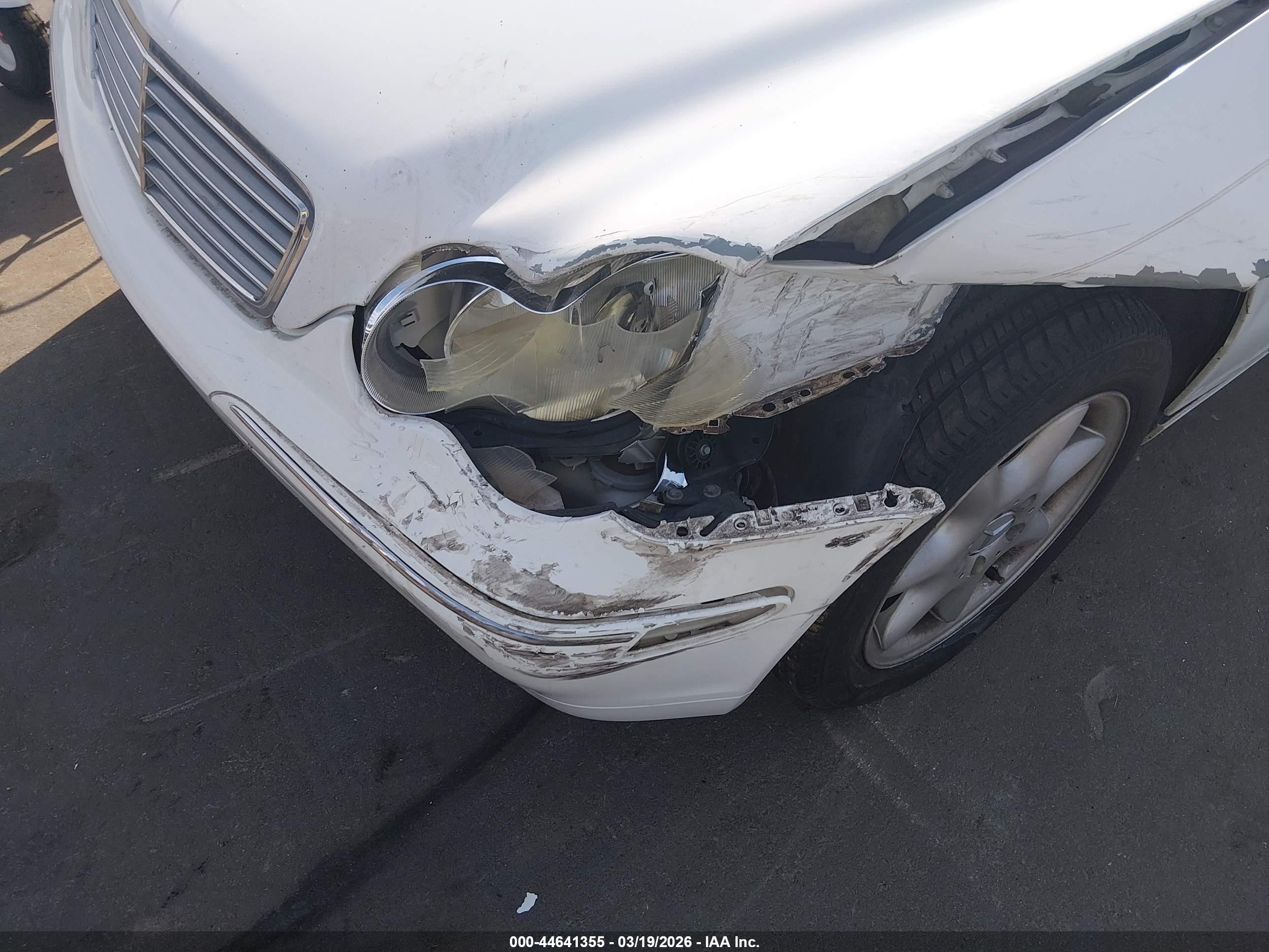 2001 Mercedes-benz C 320   White vin: WDBRF64J81F030775