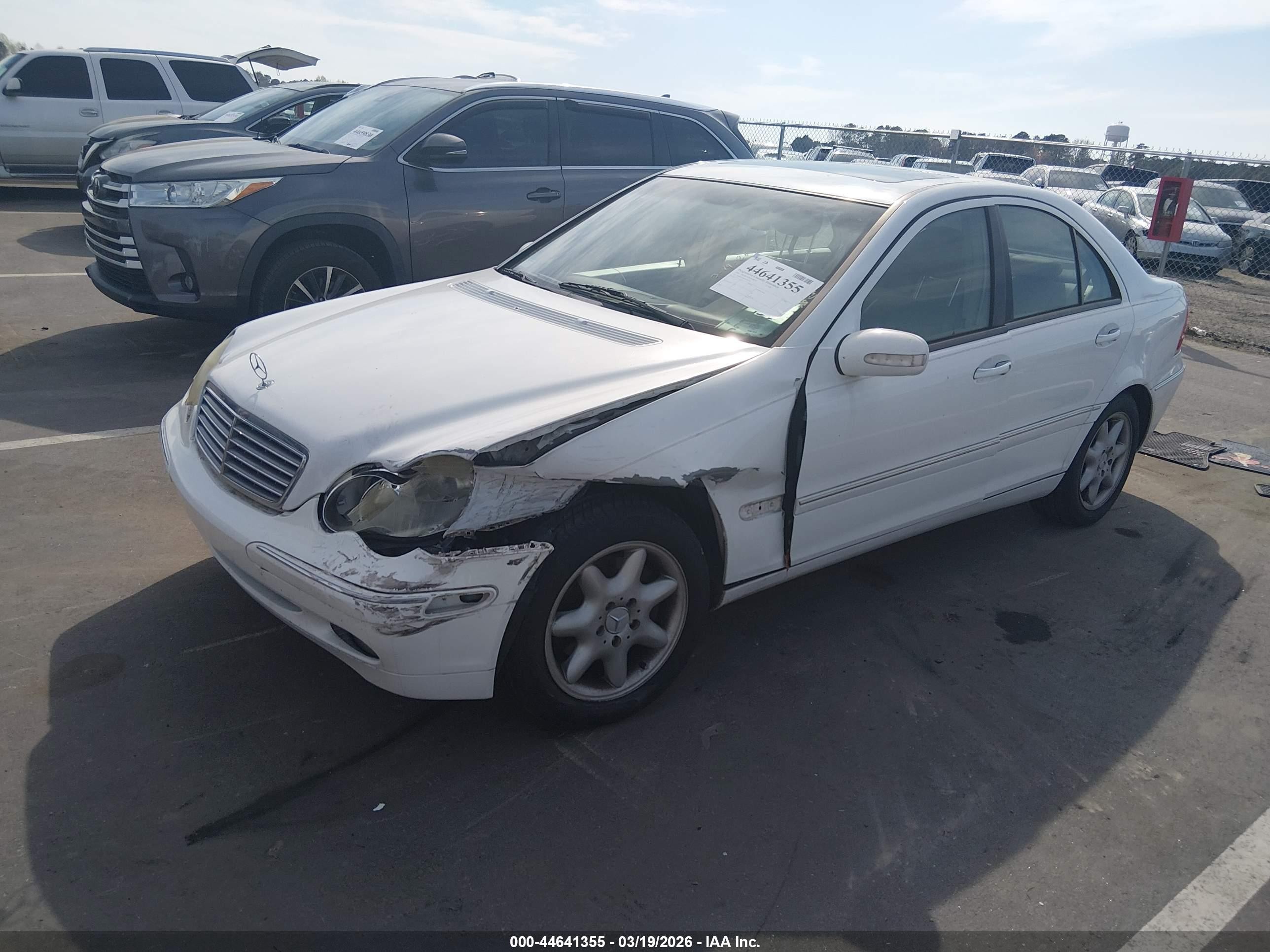 2001 Mercedes-benz C 320   White vin: WDBRF64J81F030775