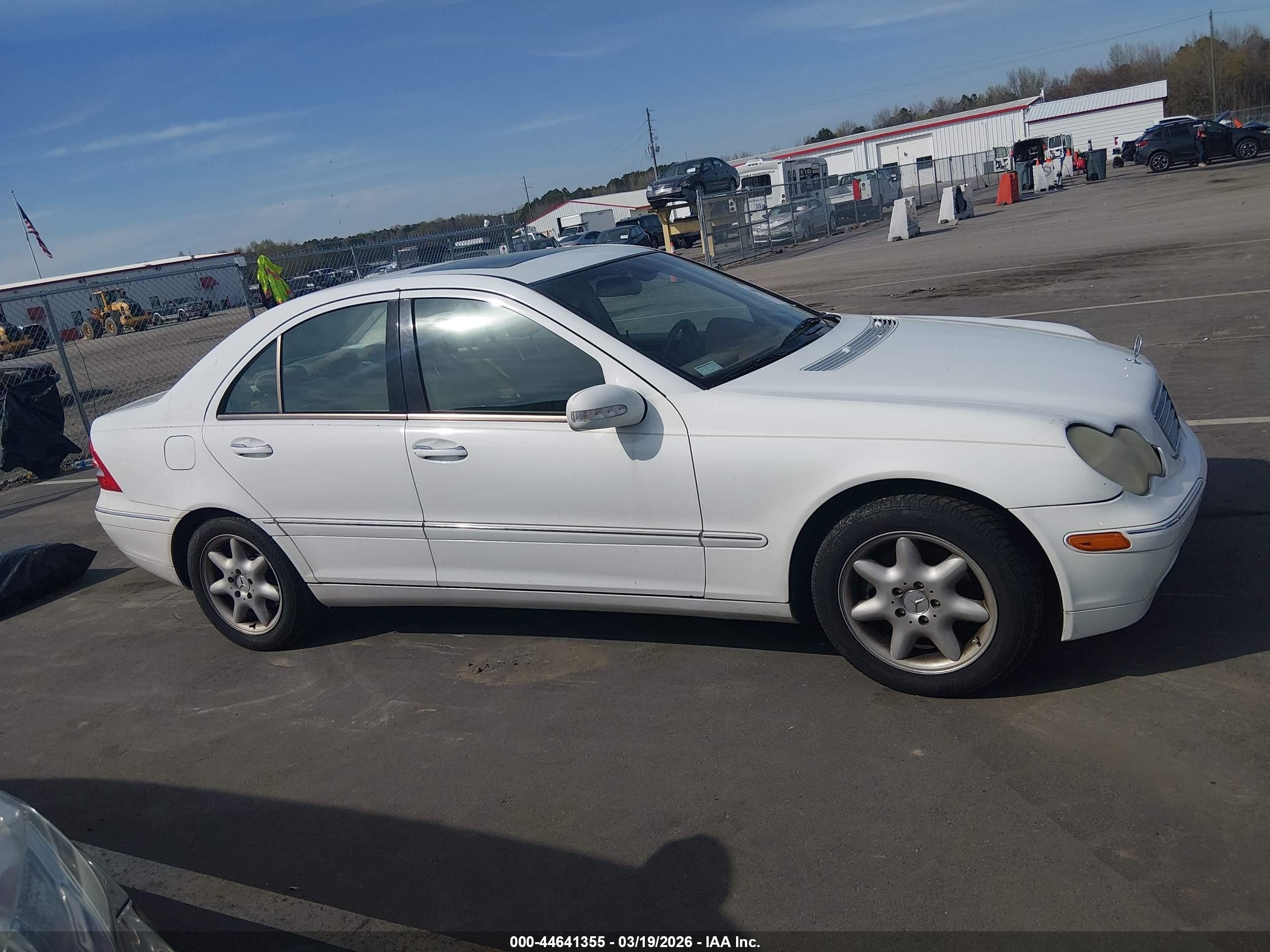 2001 Mercedes-benz C 320   White vin: WDBRF64J81F030775