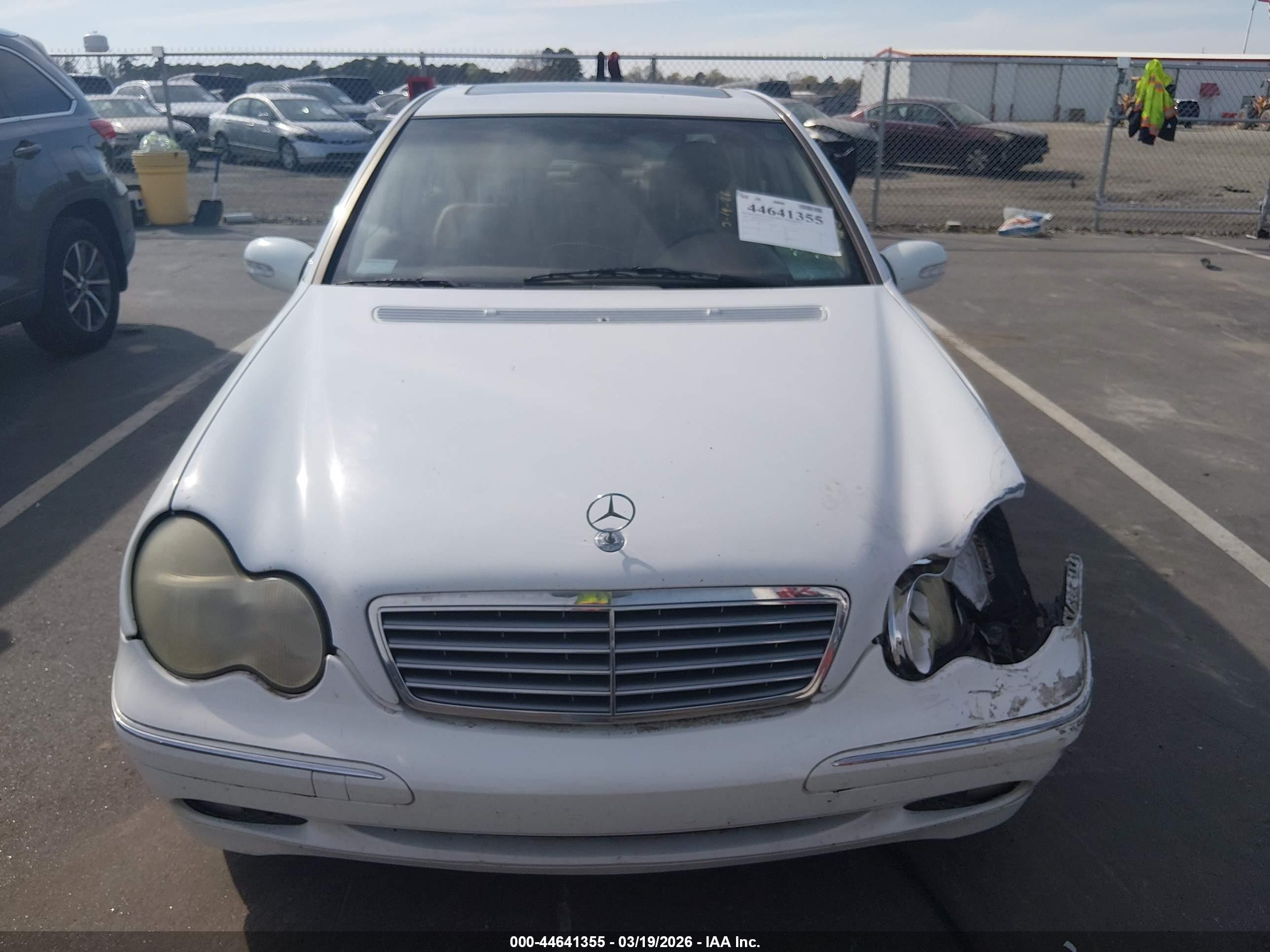 2001 Mercedes-benz C 320   White vin: WDBRF64J81F030775