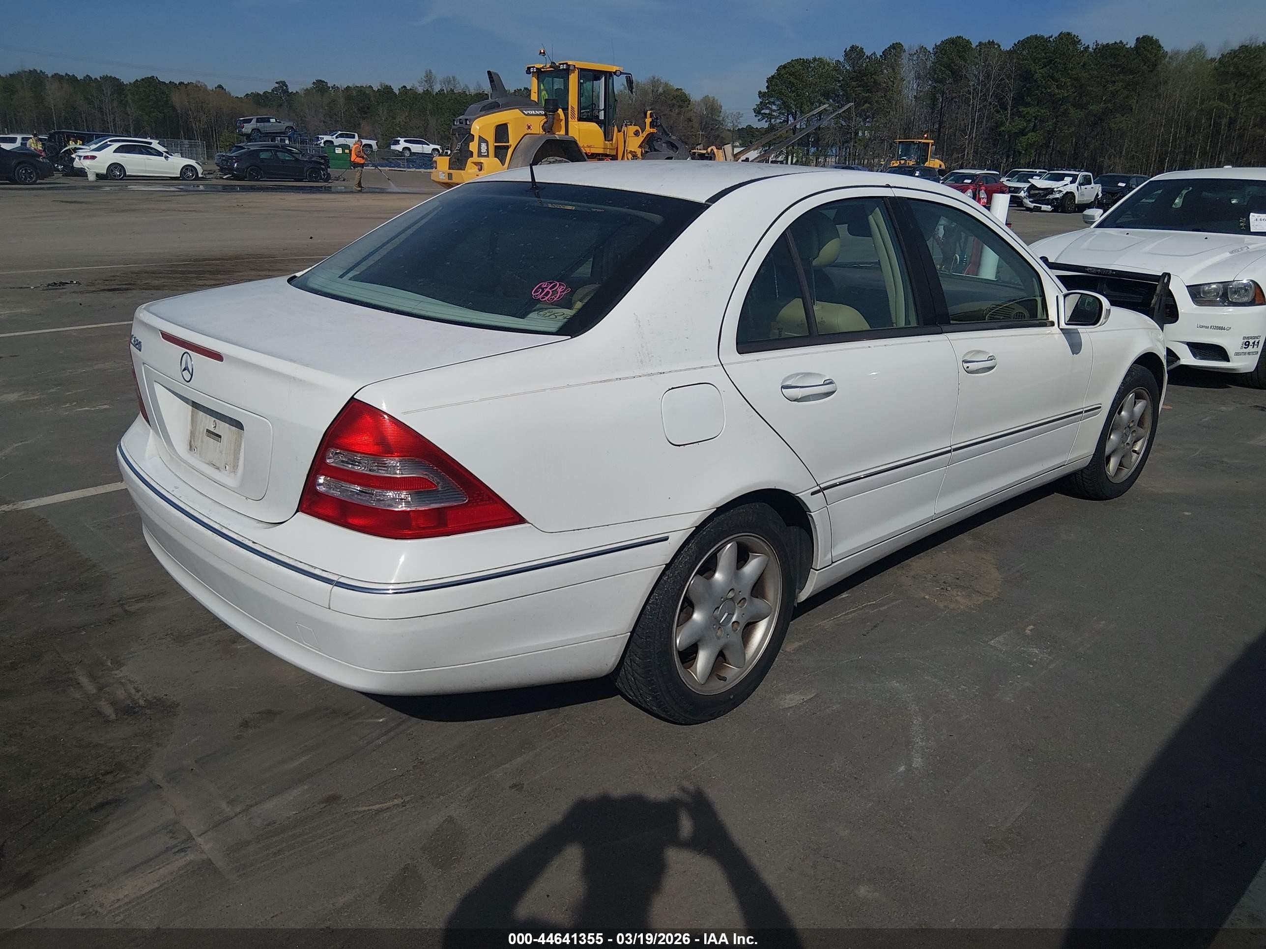 2001 Mercedes-benz C 320   White vin: WDBRF64J81F030775